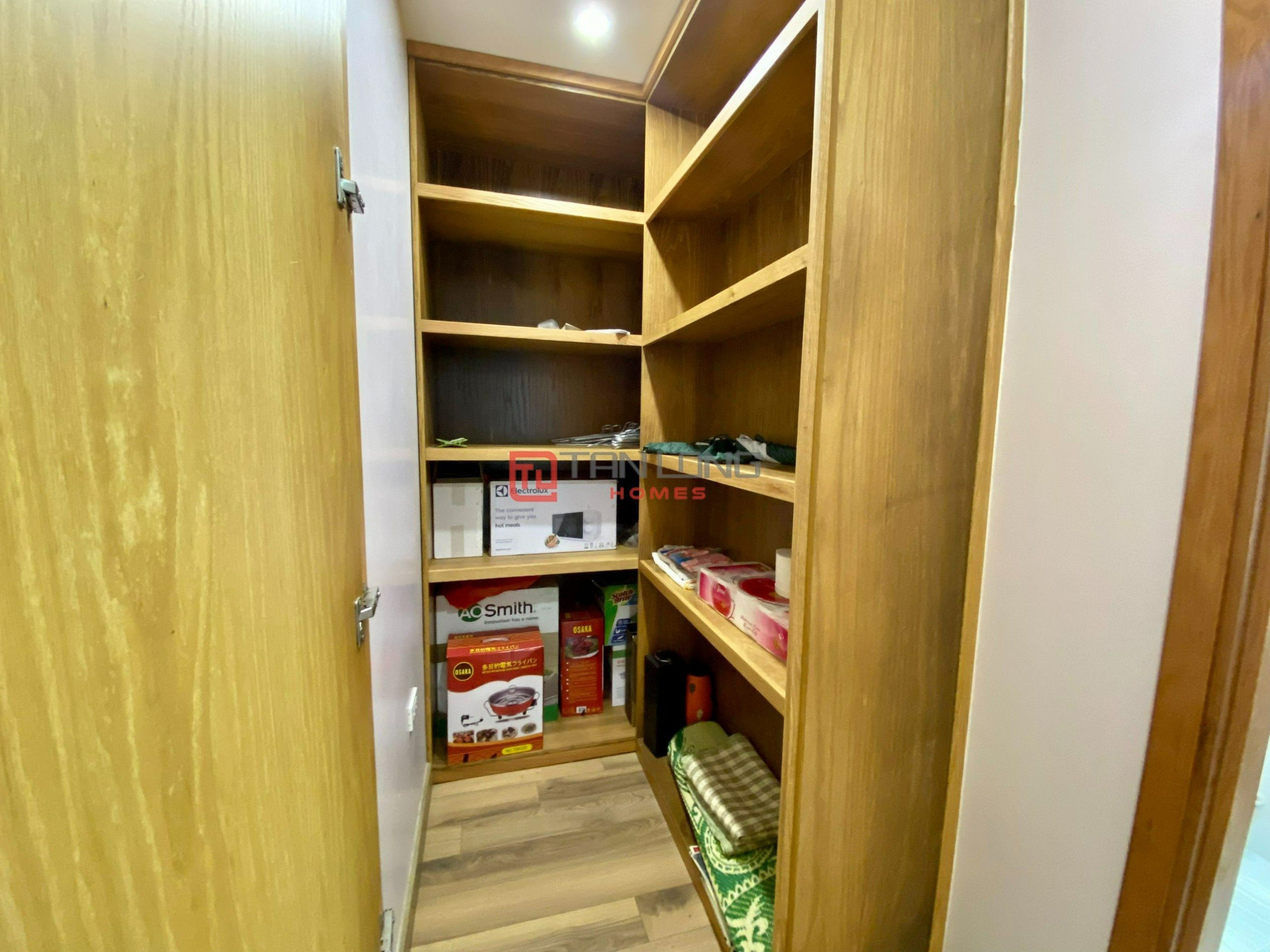 130 m2 airy apartment for sale in Diplomatic Corps 1