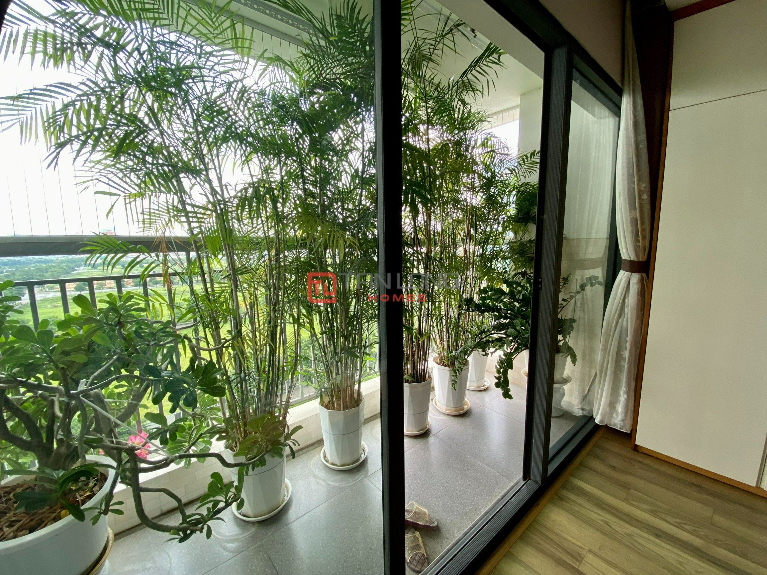 130 m2 airy apartment for sale in Diplomatic Corps 11