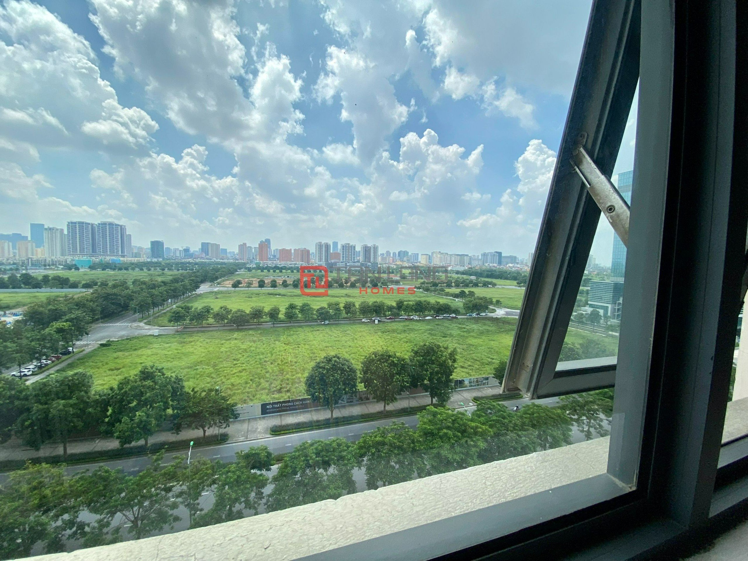 130 m2 airy apartment for sale in Diplomatic Corps 7