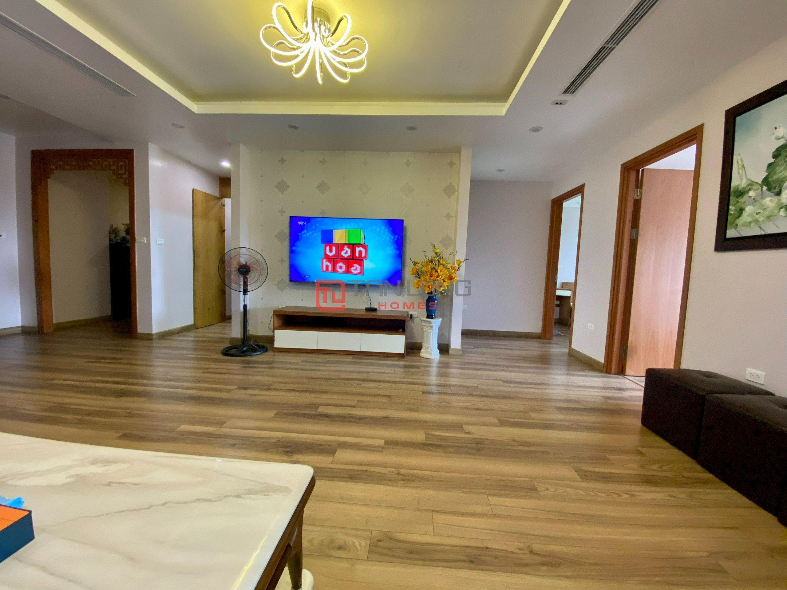 130 m2 airy apartment for sale in Diplomatic Corps 8