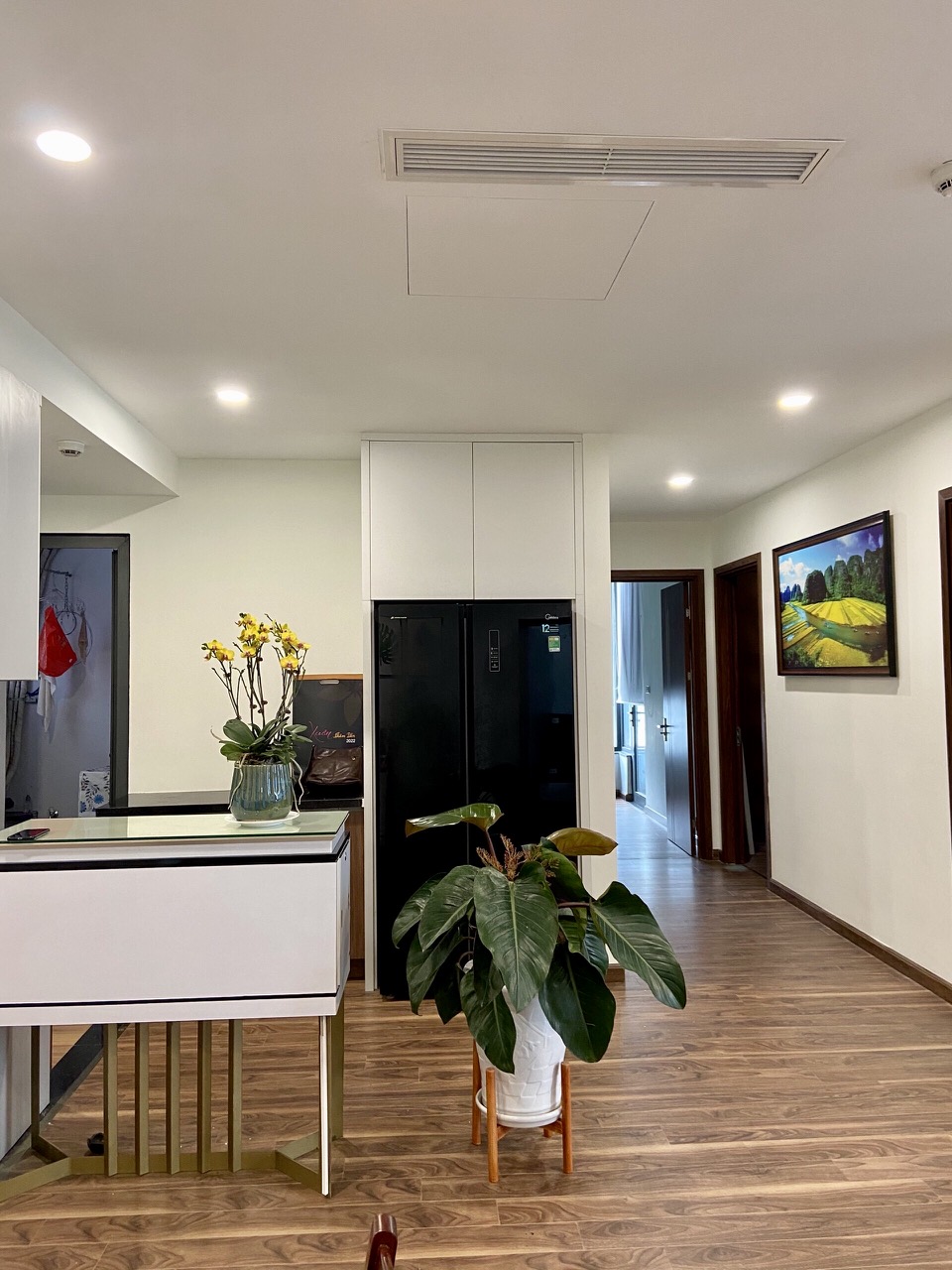 137m2 4-bedroom apartment for rent in N01T8 Diplomatic Corps 2