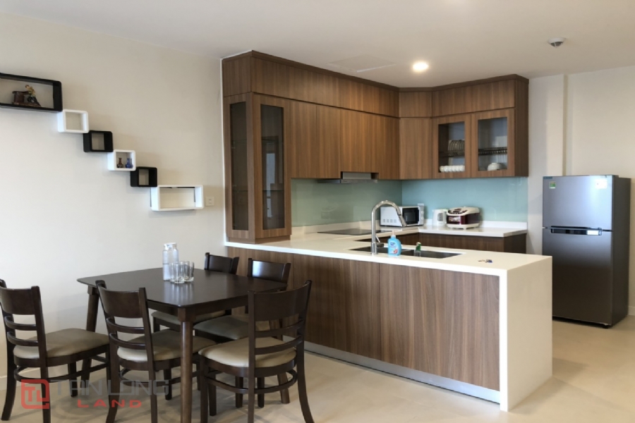 Cho thuê căn hộ 2 ngủ full đồ diện tích 75m2 tại Kosmo Tây hồ 1