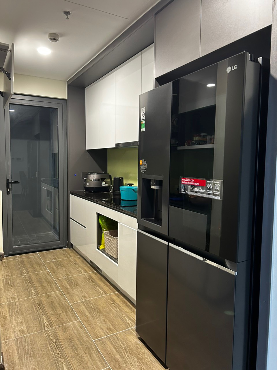 A 105sqm 3-bedroom apartment for rent at N01T7 Building Ngoai Giao Doan - East-facing balcony with West Lake View 2