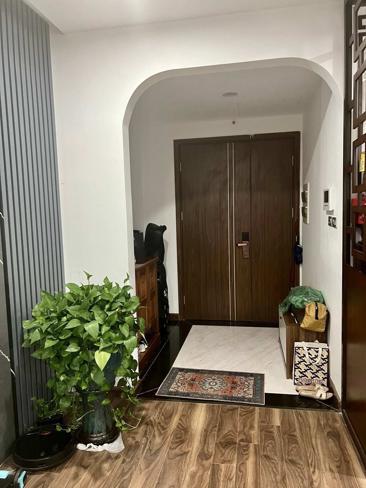 A 121m2 3-bedroom apartment for sale in Diplomatic Corps 1