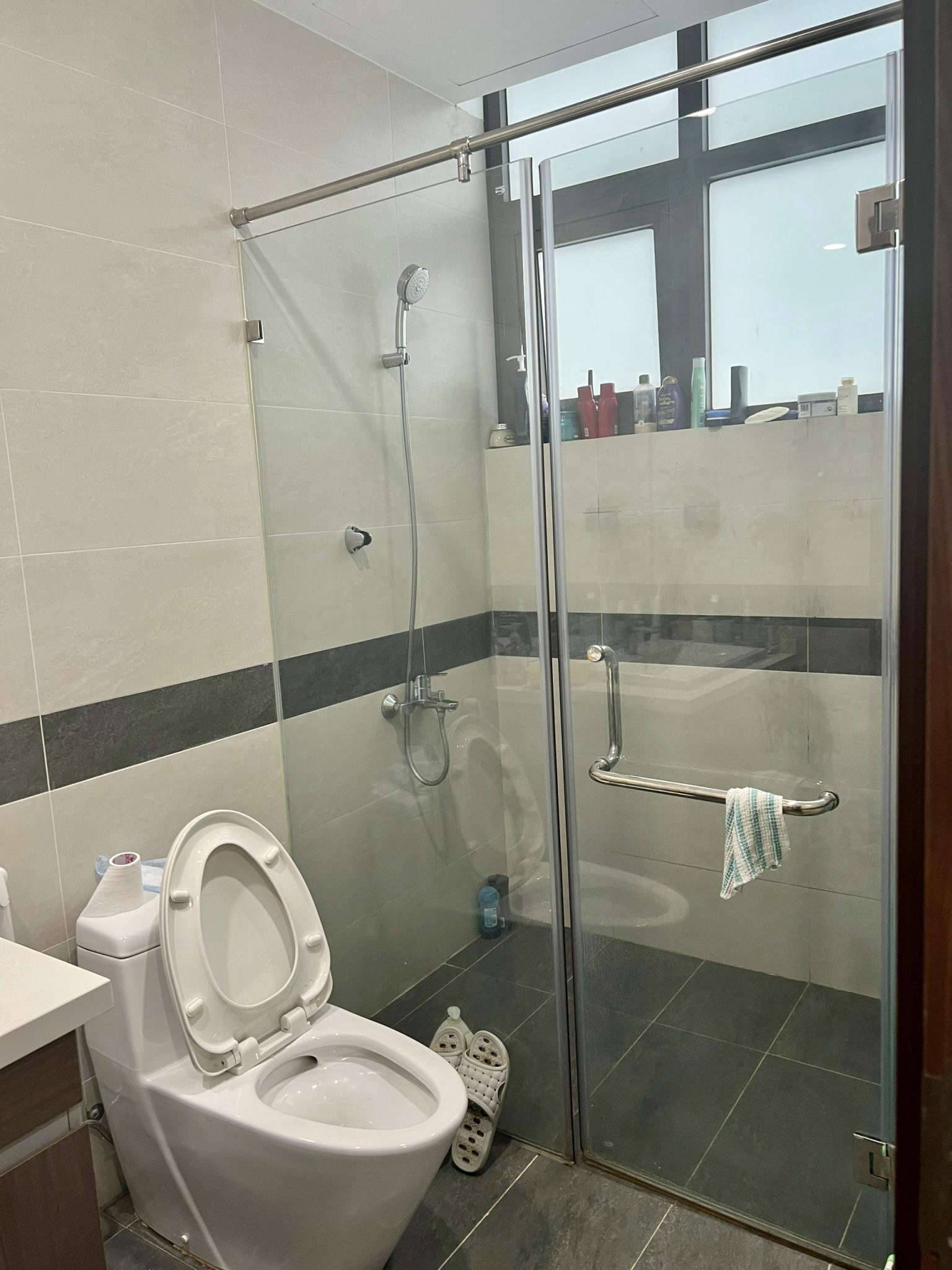 A 121m2 3-bedroom apartment for sale in Diplomatic Corps 15