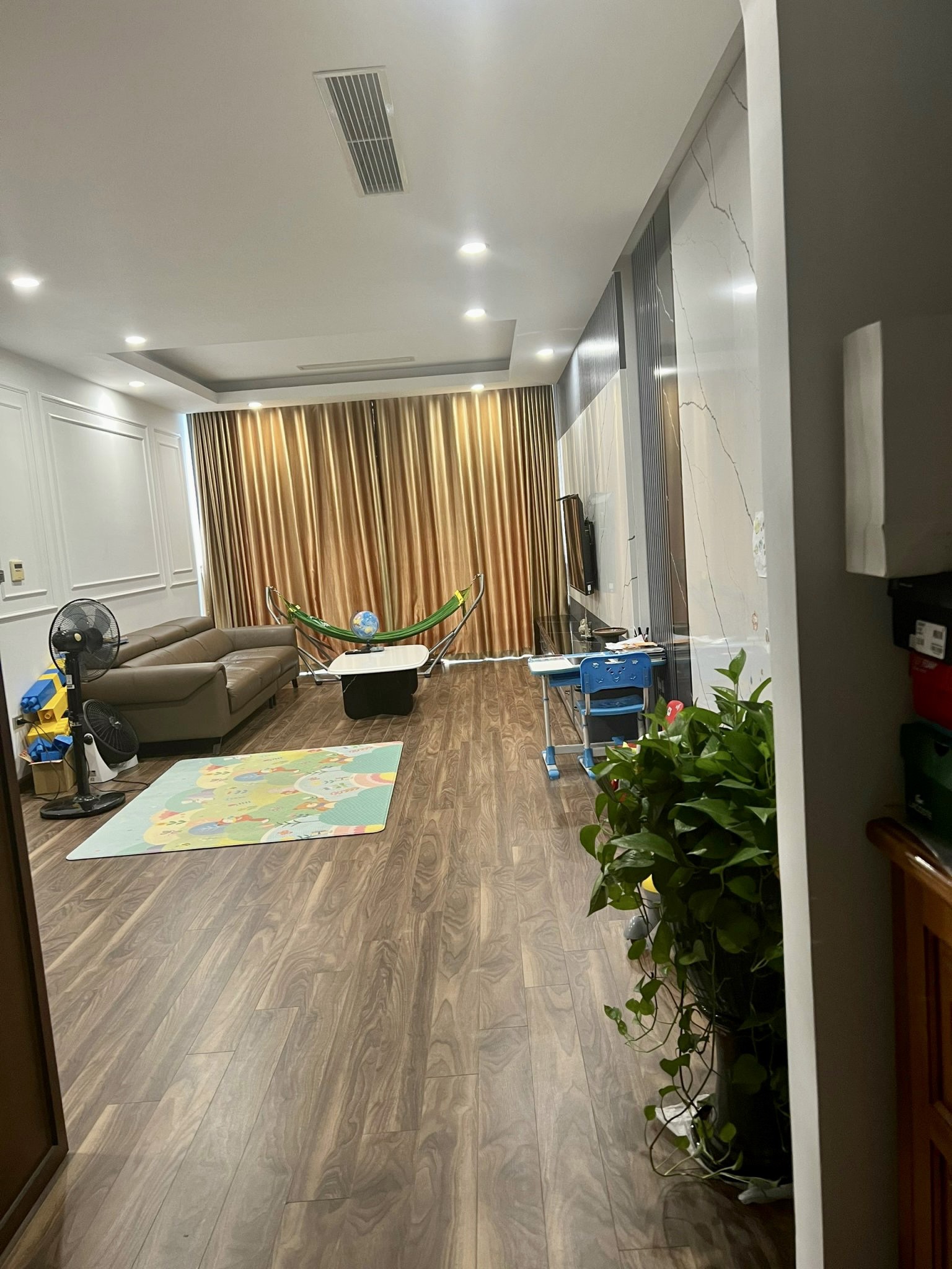 A 121m2 3-bedroom apartment for sale in Diplomatic Corps 2