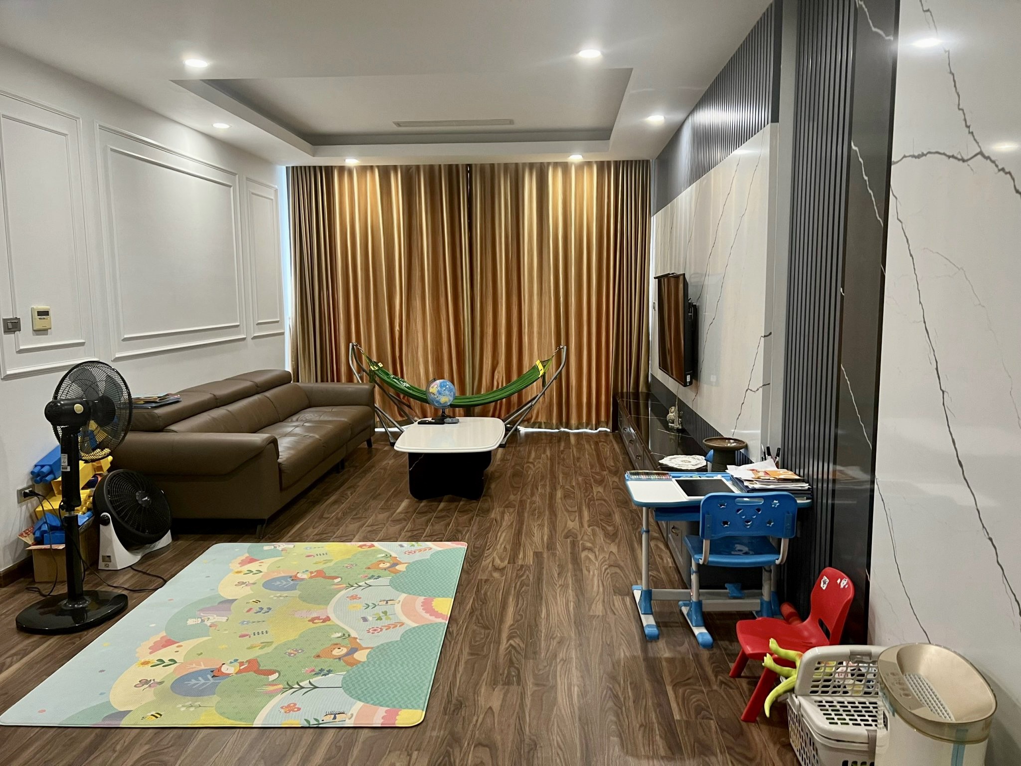 A 121m2 3-bedroom apartment for sale in Diplomatic Corps 3