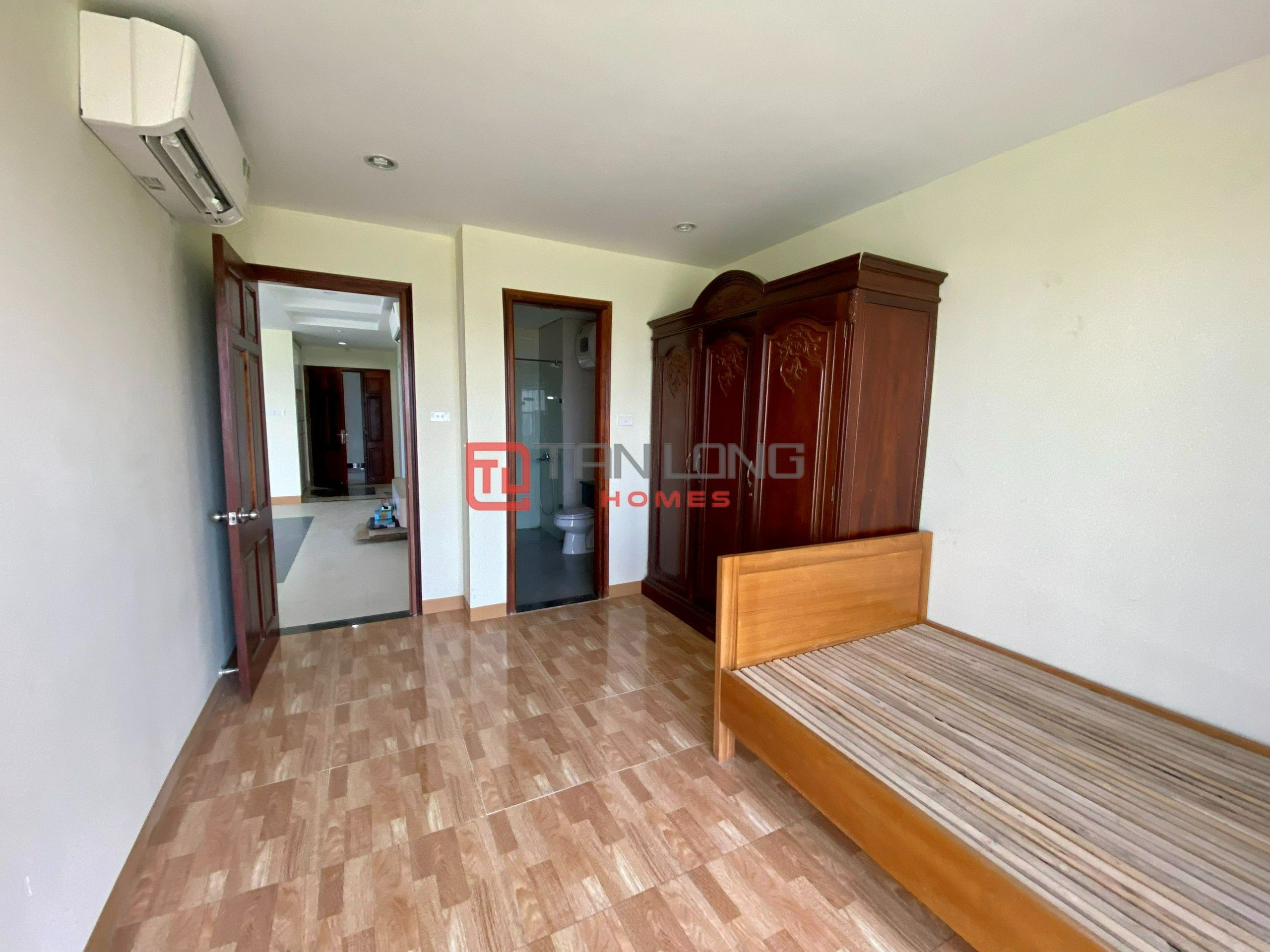 A charming 3-bedroom apartment for rent in N01T2 Diplomatic Corps 11