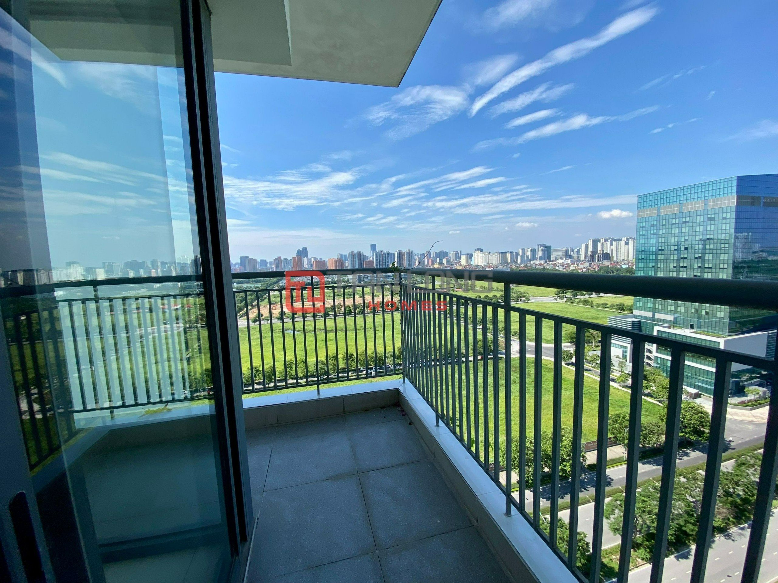 A charming 3-bedroom apartment for rent in N01T2 Diplomatic Corps 6