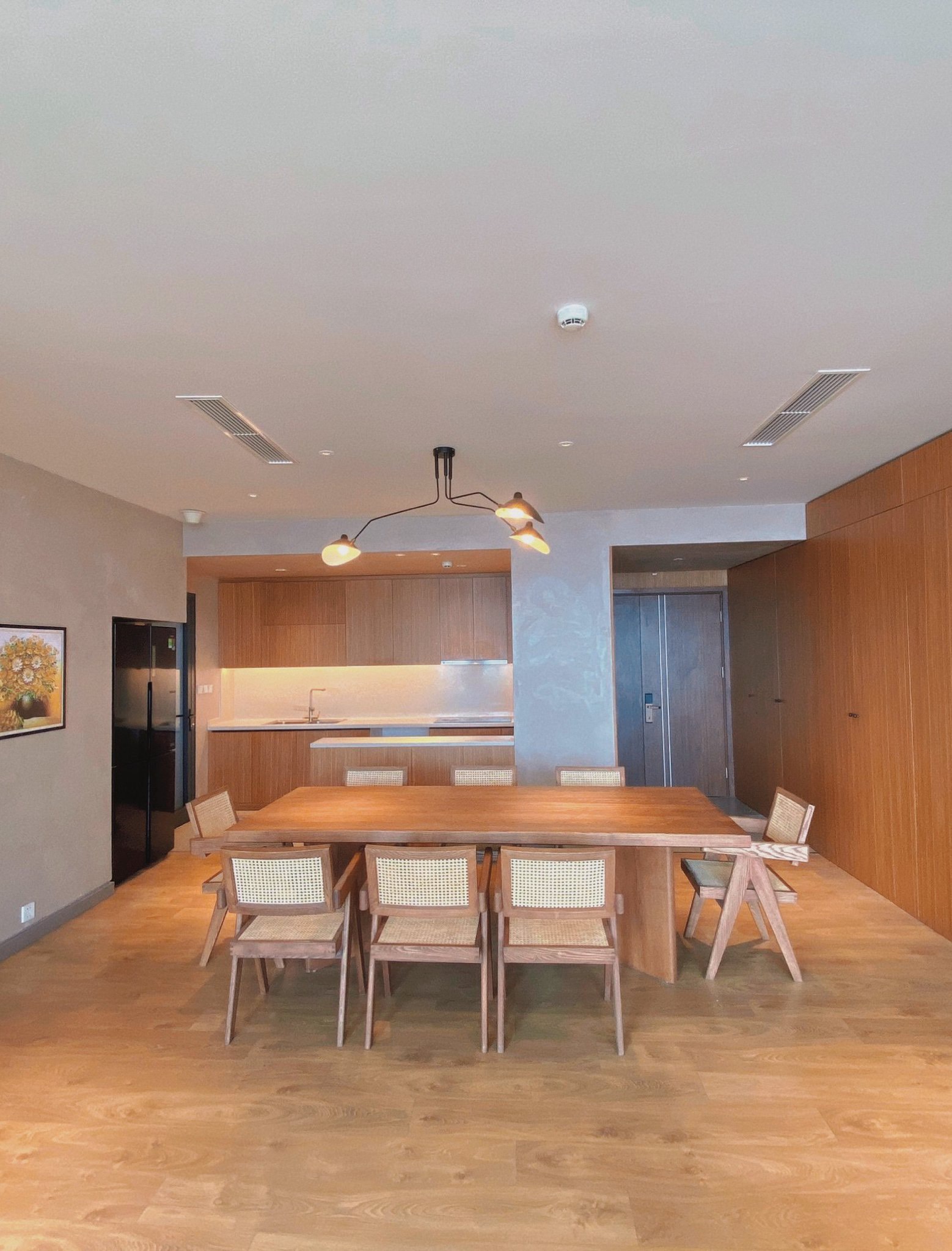A exquisite 3-bedroom apartment for rent in N01T8 - Diplomatic Corps 4
