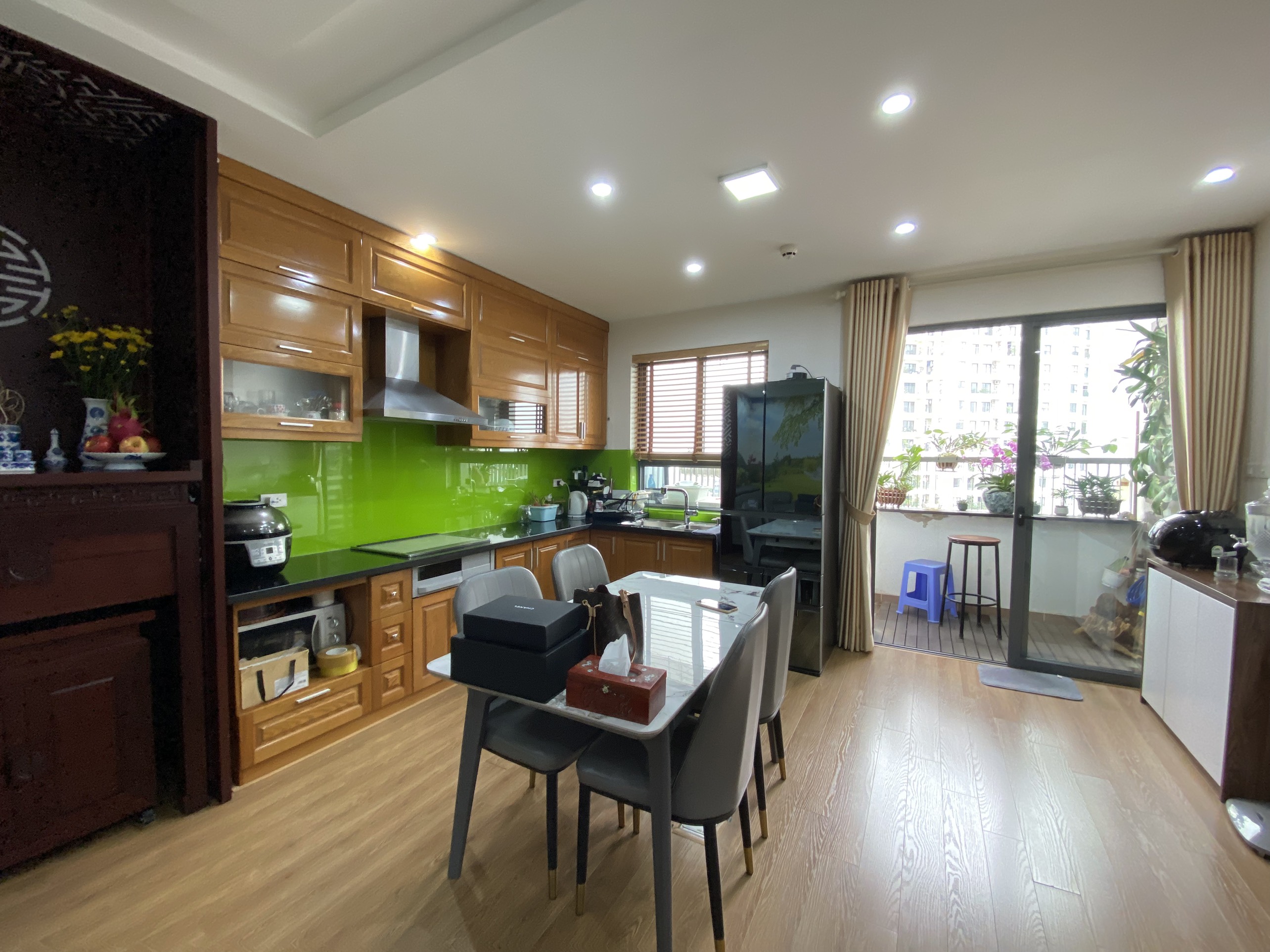 Bán căn 2 ngủ 81,5m2 tầng trung view thoáng tòa N04A Ngoại Giao Đoàn 3