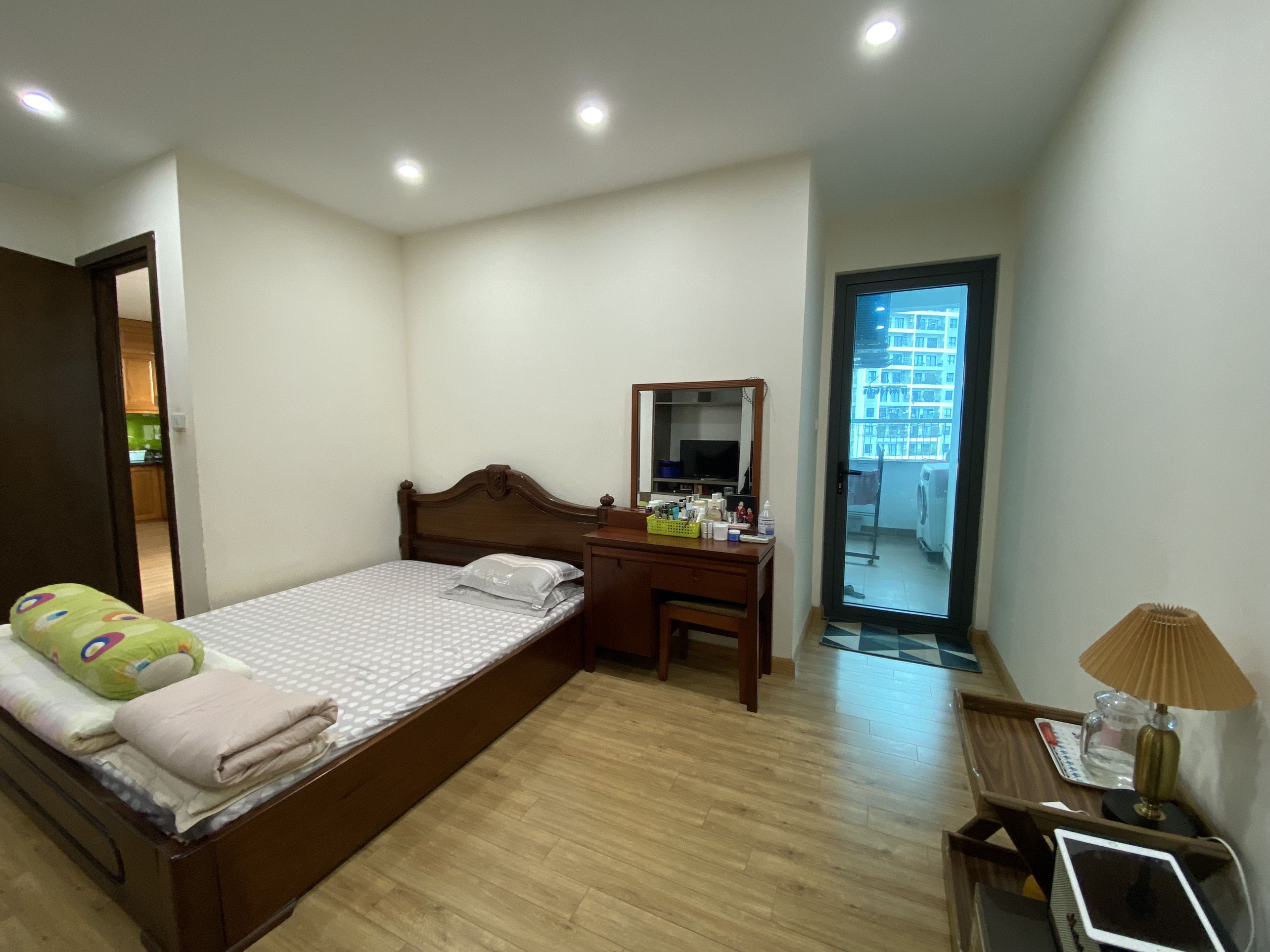 Bán căn 2 ngủ 81,5m2 tầng trung view thoáng tòa N04A Ngoại Giao Đoàn 7