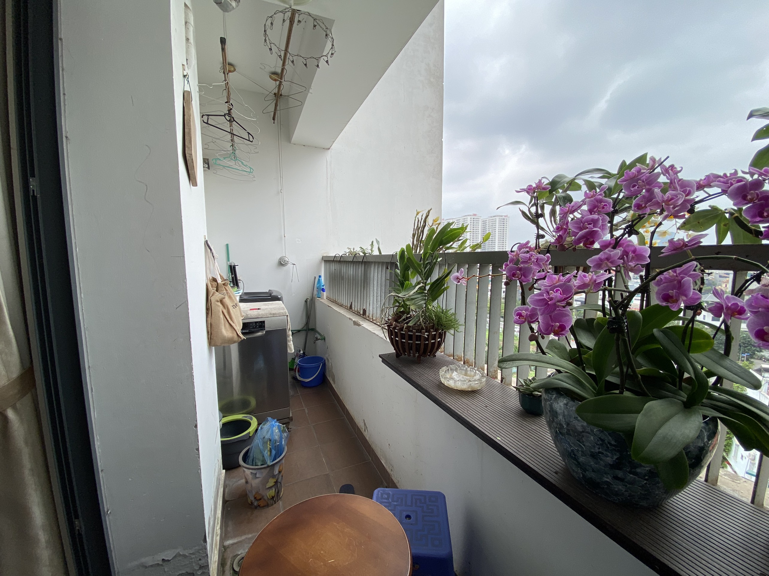Bán căn 2 ngủ 81,5m2 tầng trung view thoáng tòa N04A Ngoại Giao Đoàn 9