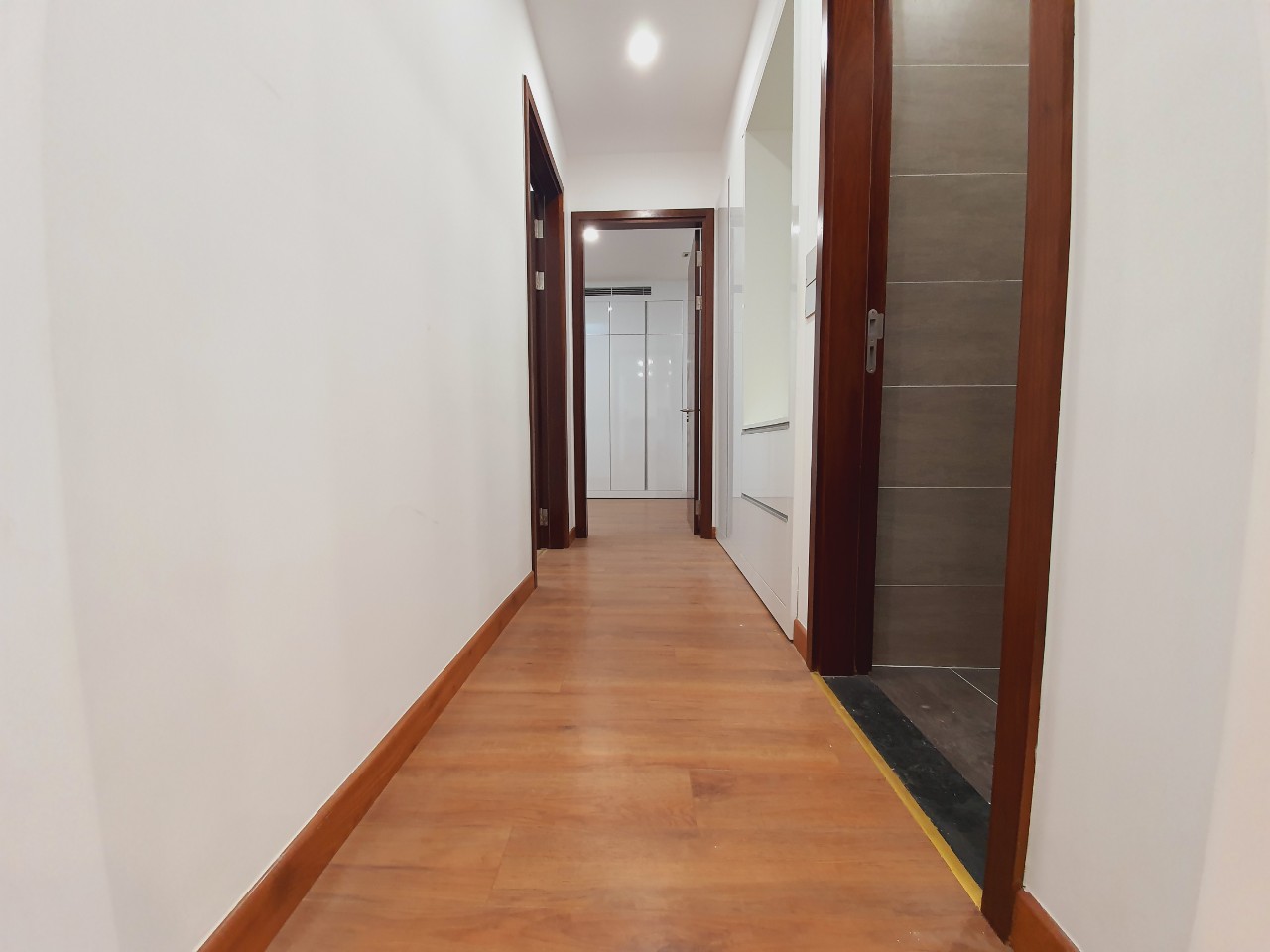 Bán căn 2 ngủ hướng mát view nội khu chung cư 6th Element 4