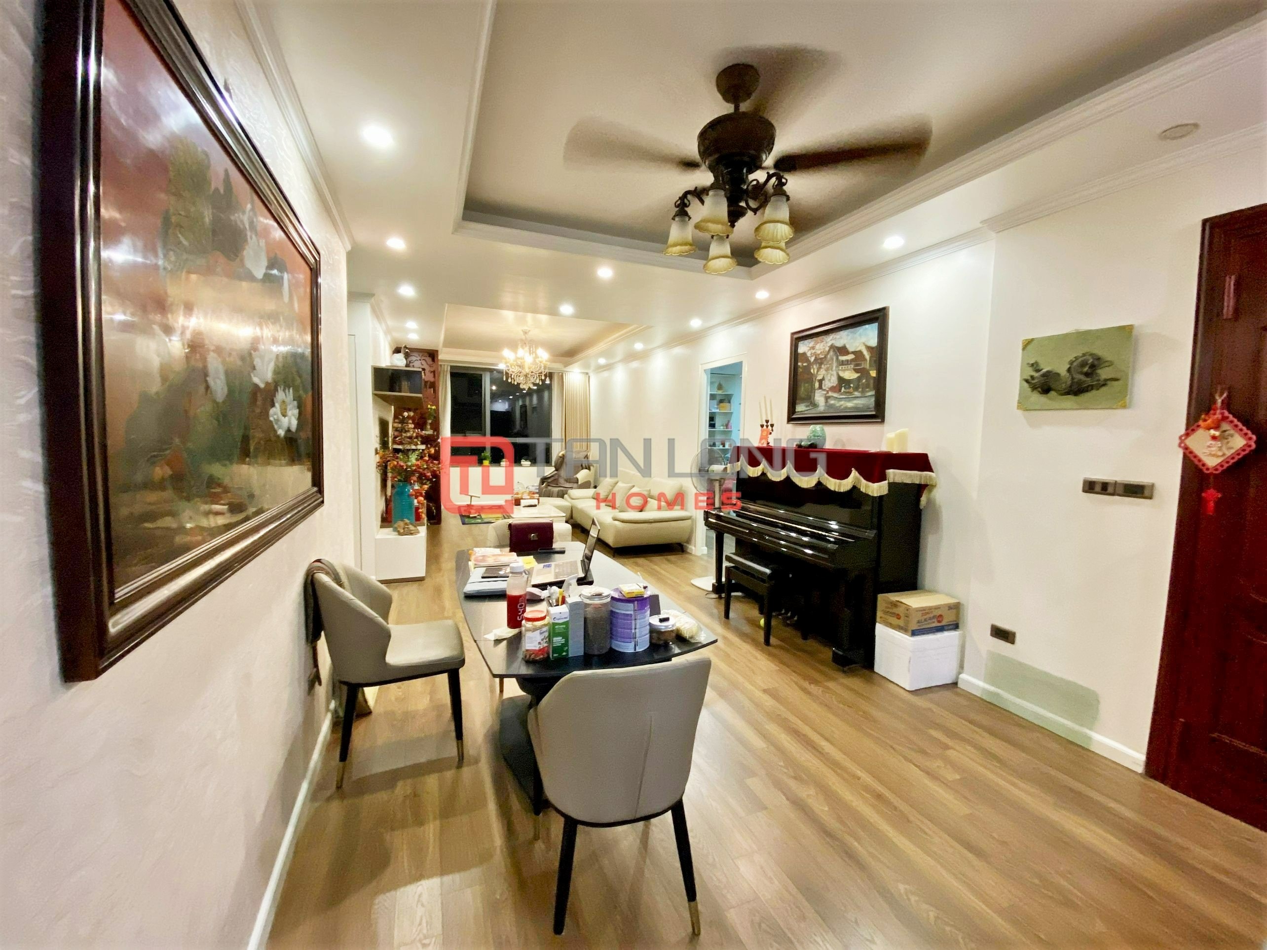 Bán căn 3 ngủ 103m2 full đồ view công viên hồ điều hòa tại N03T1 Ngoại Giao Đoàn 2