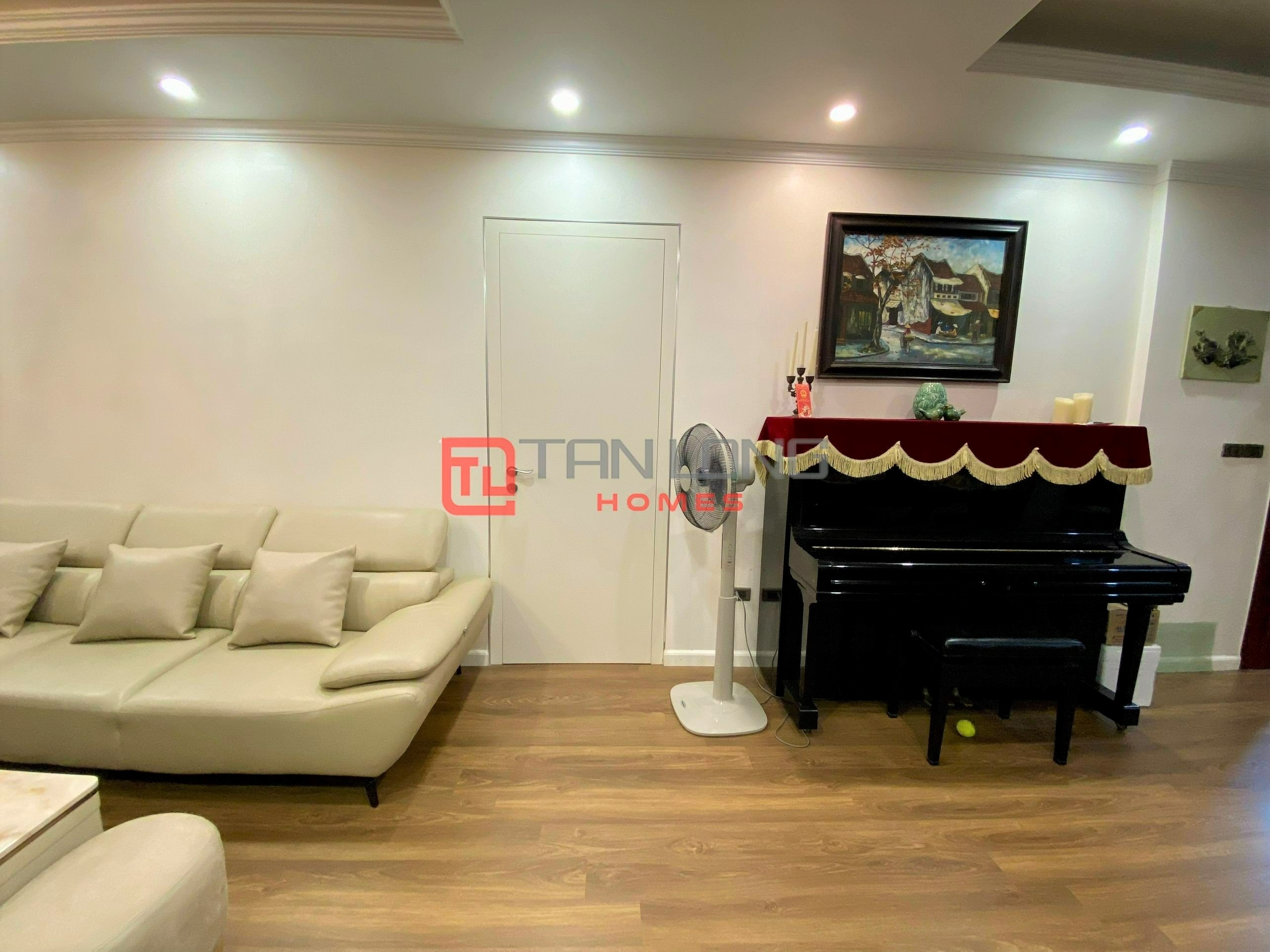 Bán căn 3 ngủ 103m2 full đồ view công viên hồ điều hòa tại N03T1 Ngoại Giao Đoàn 3
