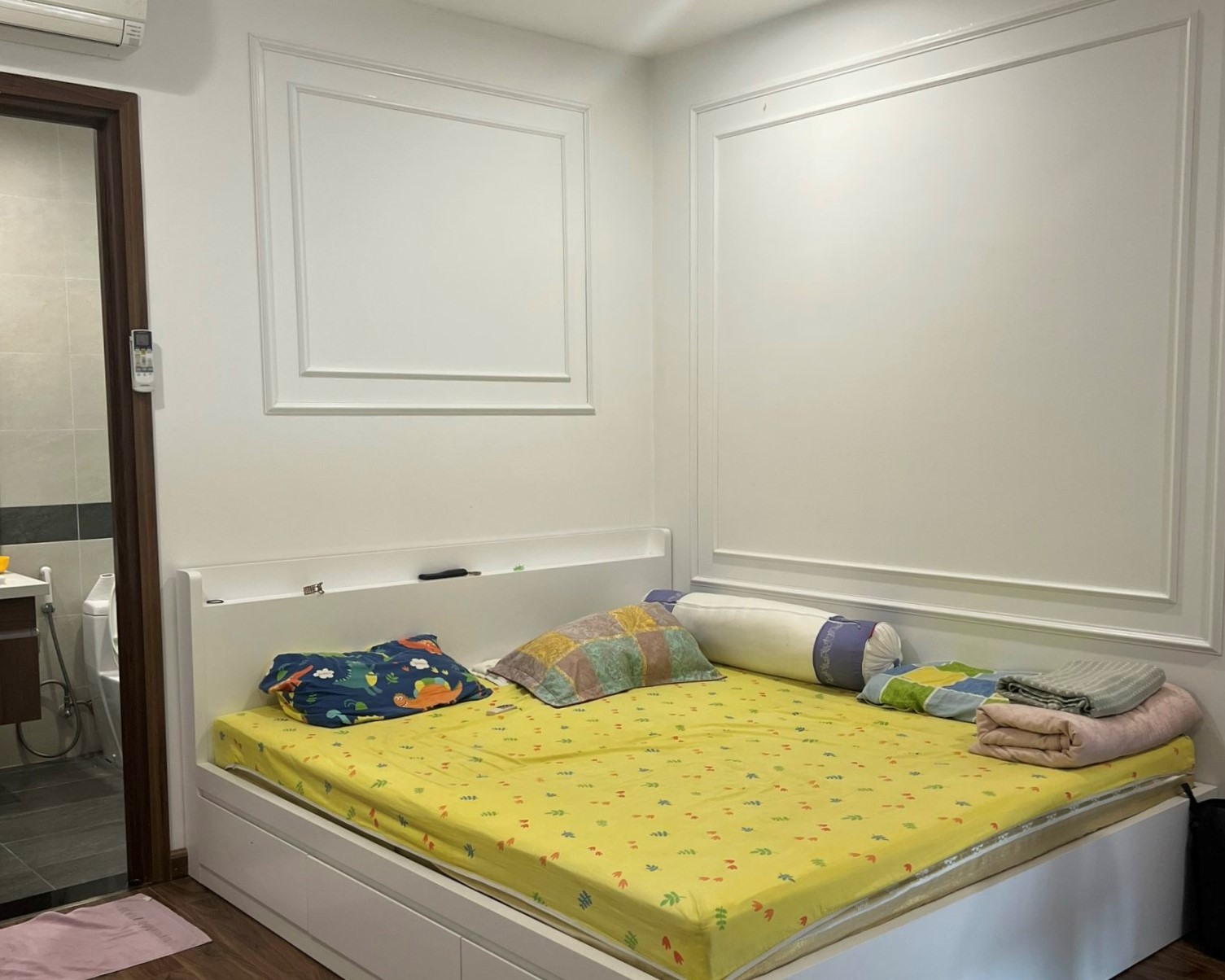 Bán căn 3 ngủ 121m2 tầng cao full đồ, có slot ô tô tòa N01T8 Ngoại Giao Đoàn 7