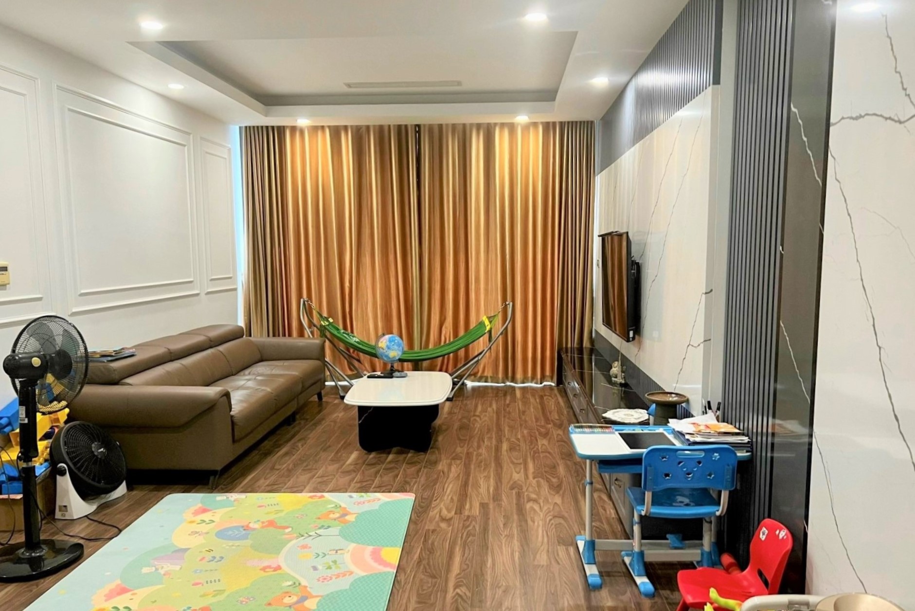 Bán căn 3PN/122m2 full đồ mới view cực đẹp, sẵn 2 slot ô tô tòa N01T8 1