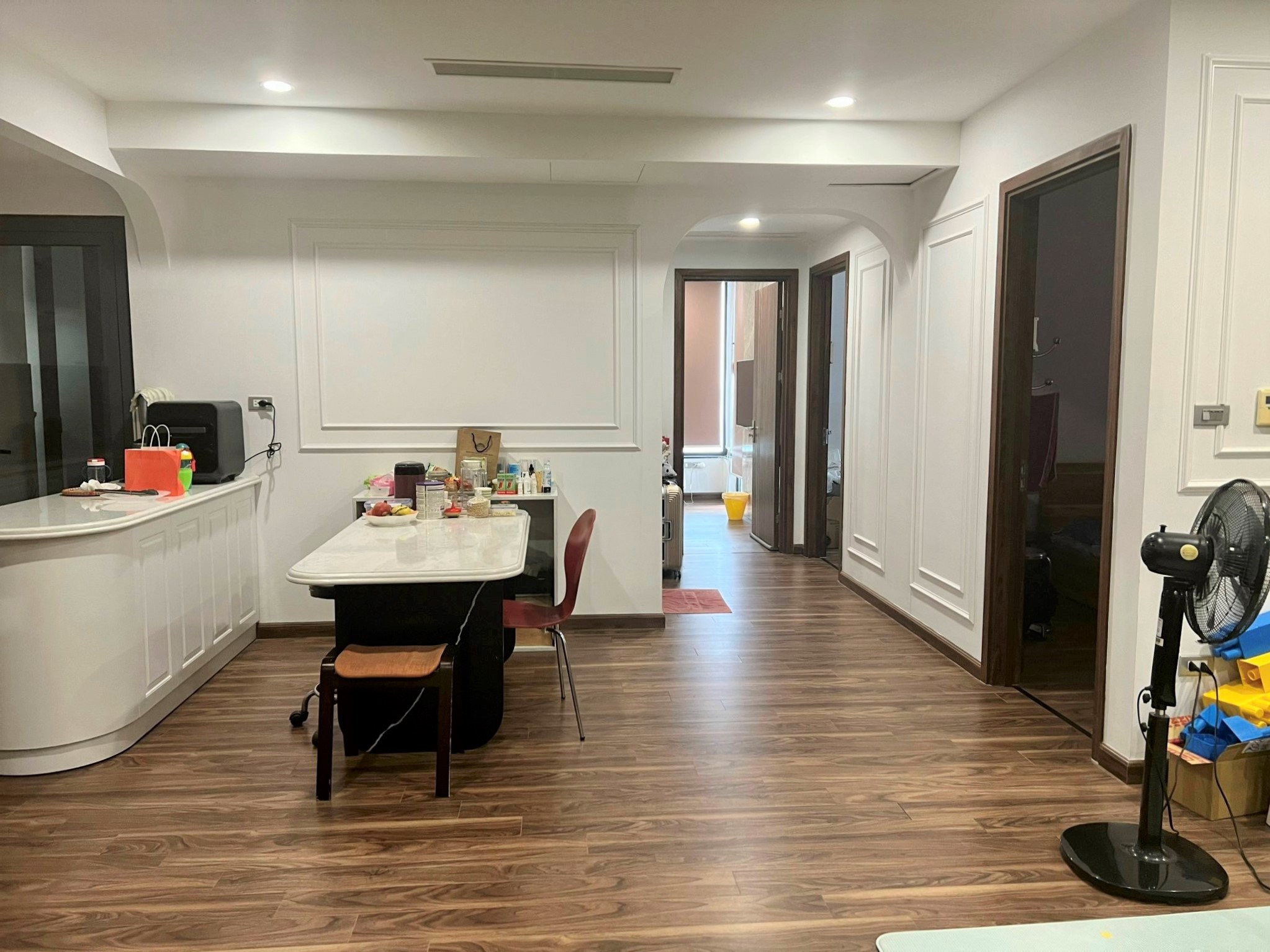Bán căn 3PN/122m2 full đồ mới view cực đẹp, sẵn 2 slot ô tô tòa N01T8 6