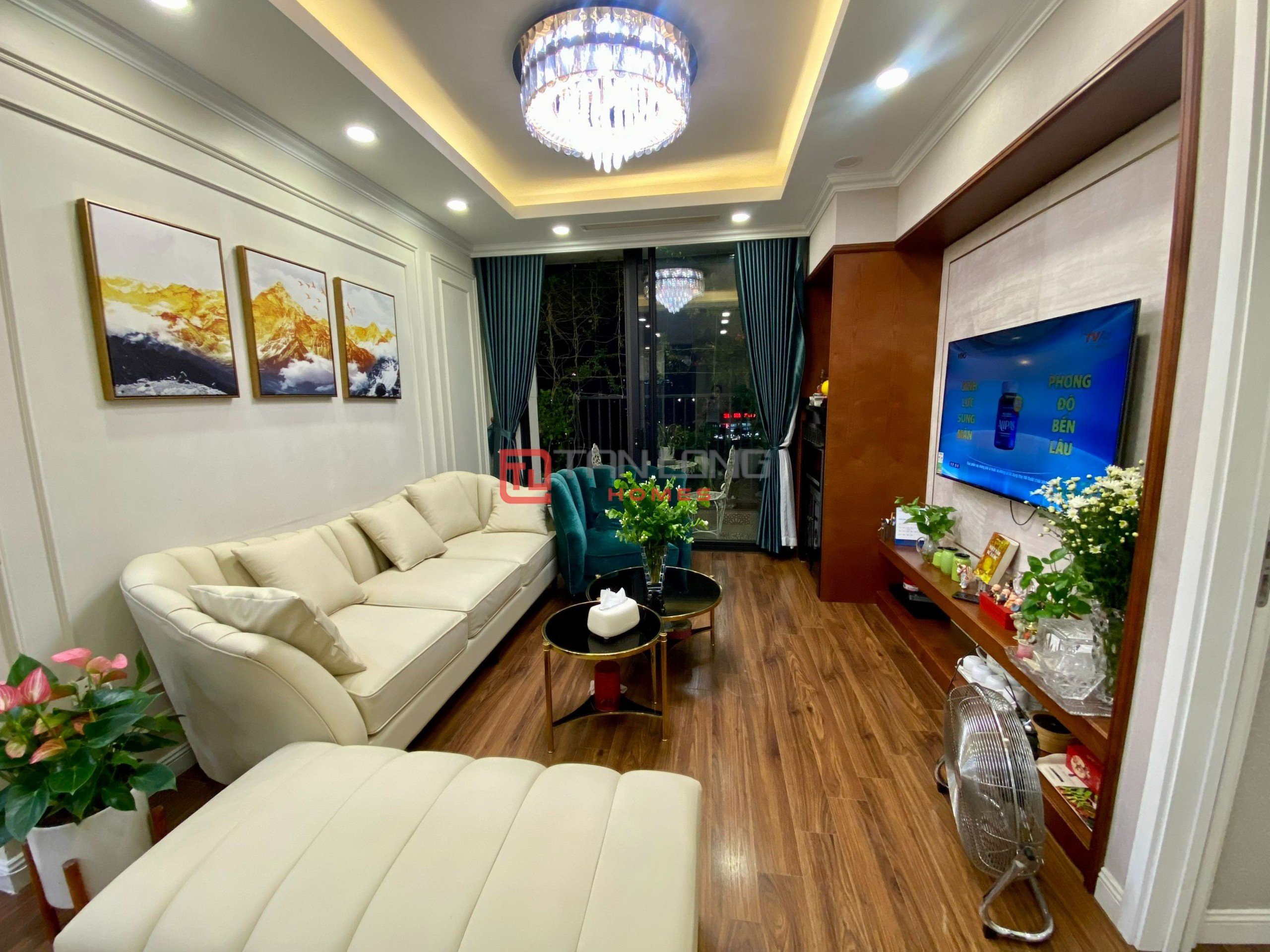 Bán căn 3PN/132m2 full đồ, mới sửa đẹp view trực diện Hồ, sẵn slot ô tô tòa N01T1 1