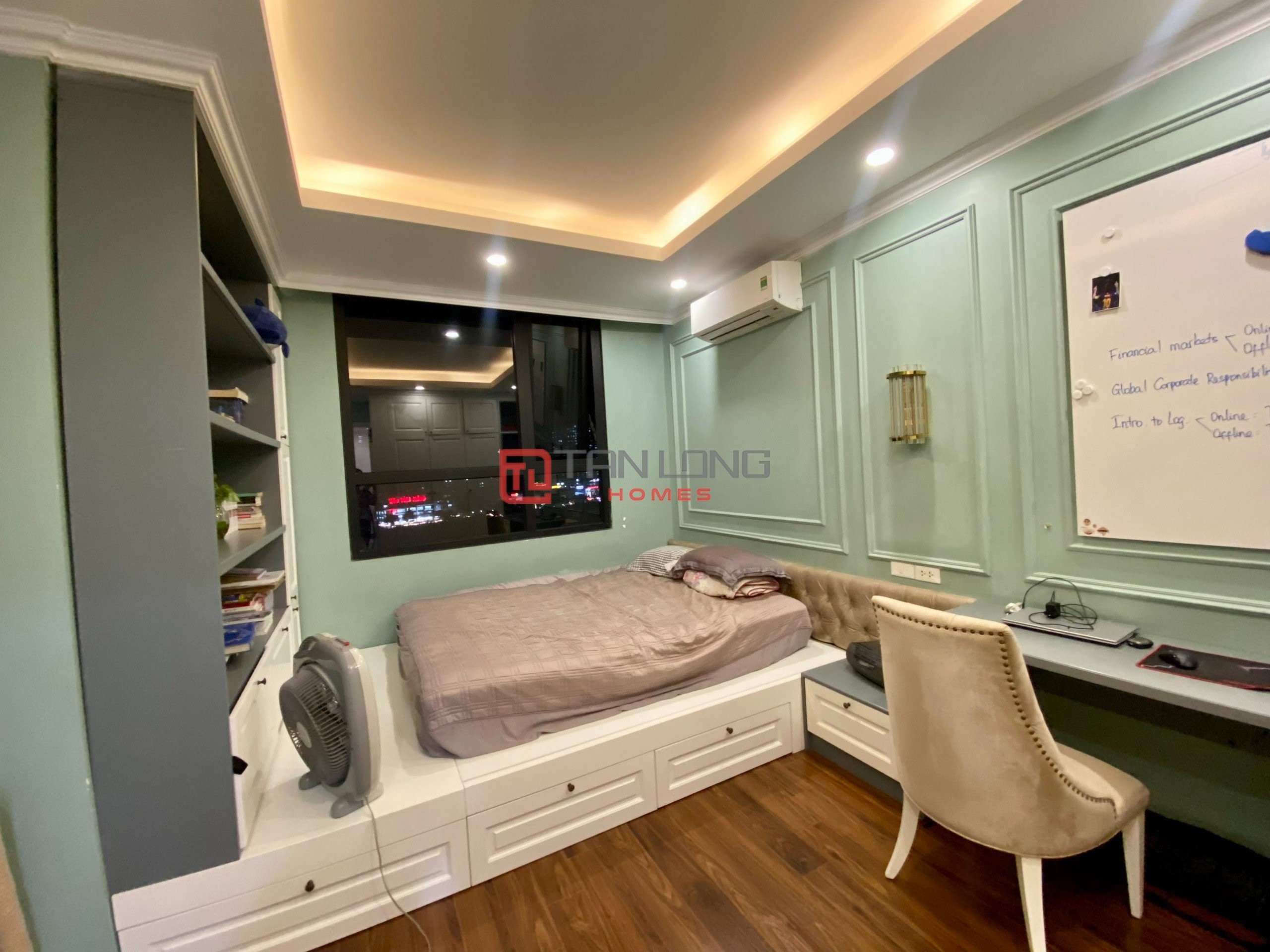 Bán căn 3PN/132m2 full đồ, mới sửa đẹp view trực diện Hồ, sẵn slot ô tô tòa N01T1 5