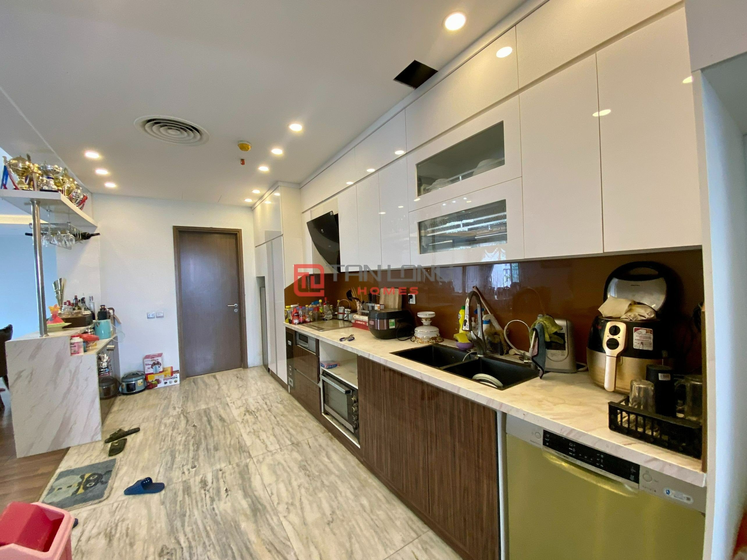 Bán căn góc 3 ngủ +1 DT 171m2 view Hồ Tây + Nhật Tân N03T2 Ngoại Giao Đoàn 7