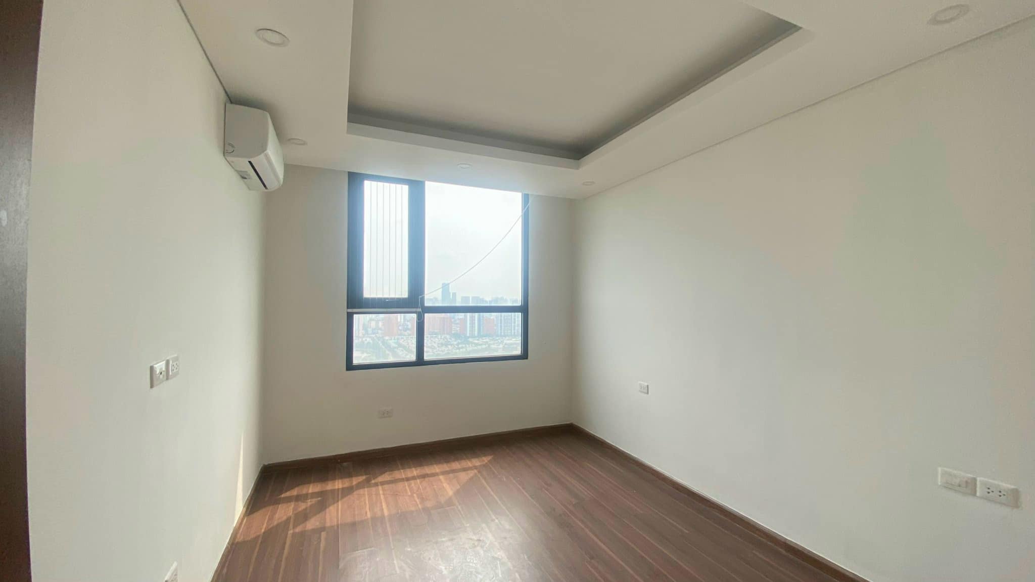 Bán căn góc 3 ngủ 122m2 tầng cao view hồ + công viên tại Ngoại Giao Đoàn 3