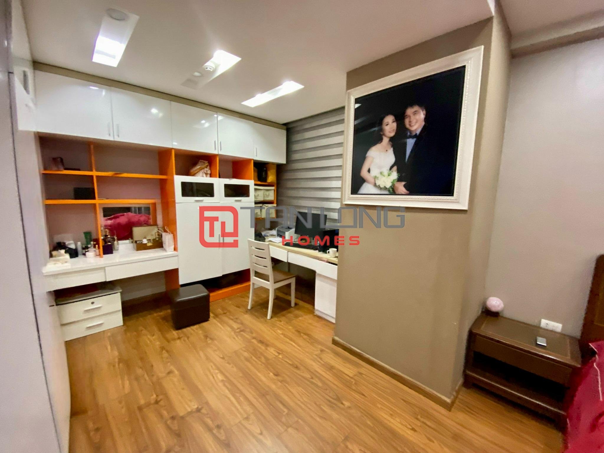 Bán căn góc 3 ngủ 151m2 full đồ liền tường tòa N04B Ngoại Giao Đoàn 5