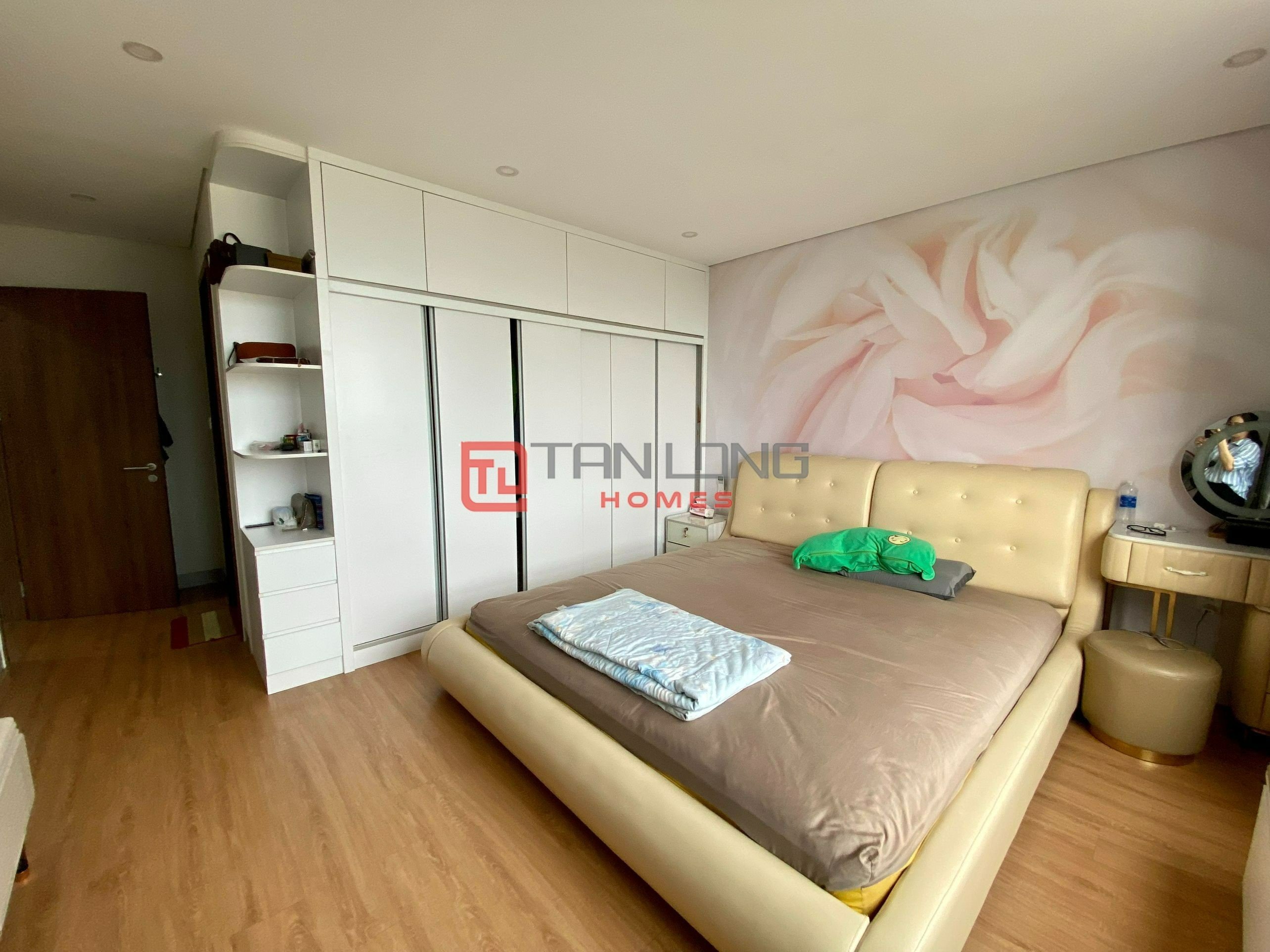 Bán căn góc 3PN/134m2 full đồ view Hồ Tây + Starlake tại N03T6 Ngoại Giao Đoàn 13