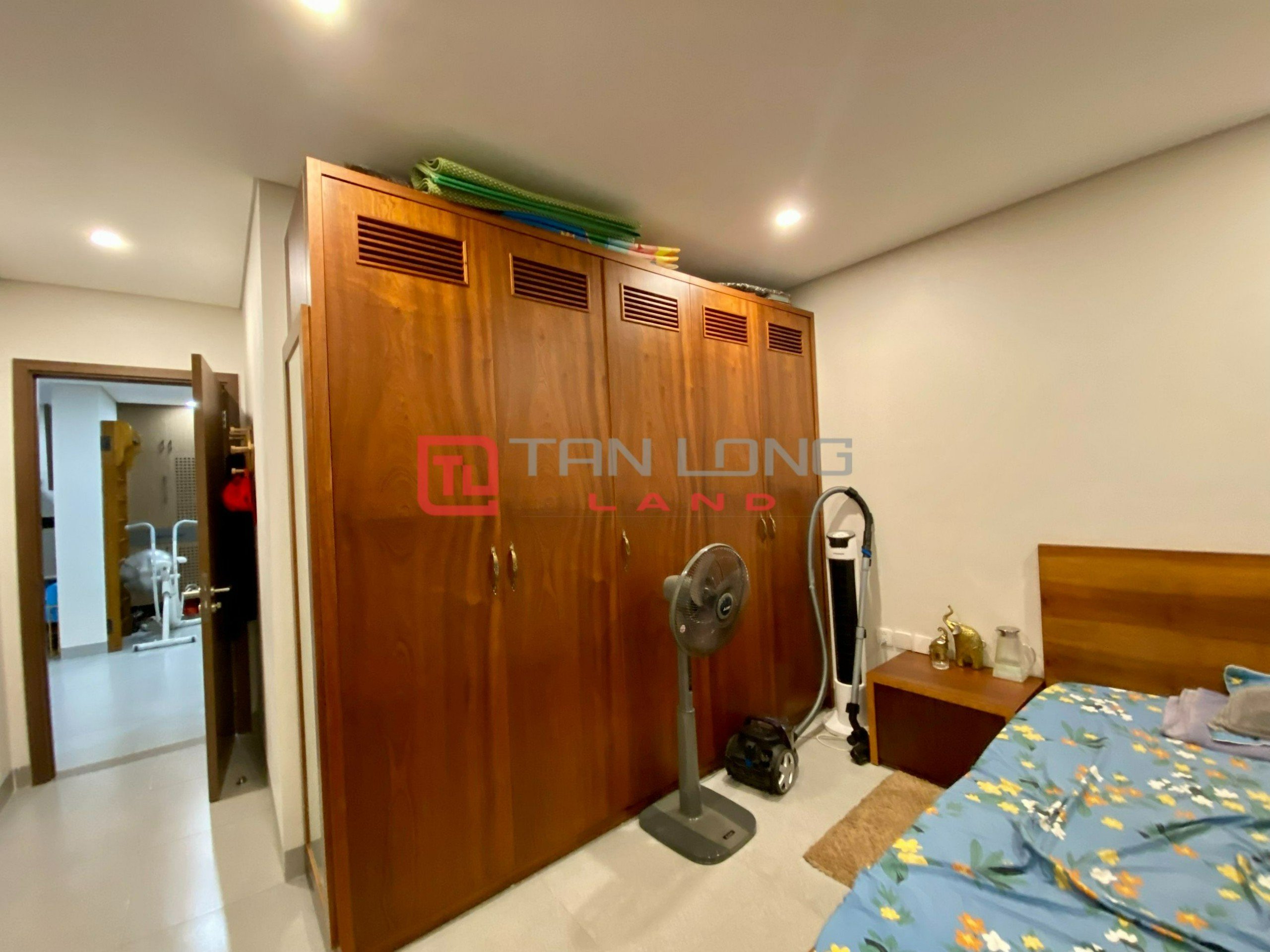 Bán căn góc 3PN/135m2 full đồ liền tường, nhà mới đẹp, sẵn sổ đỏ tòa N03T6 7