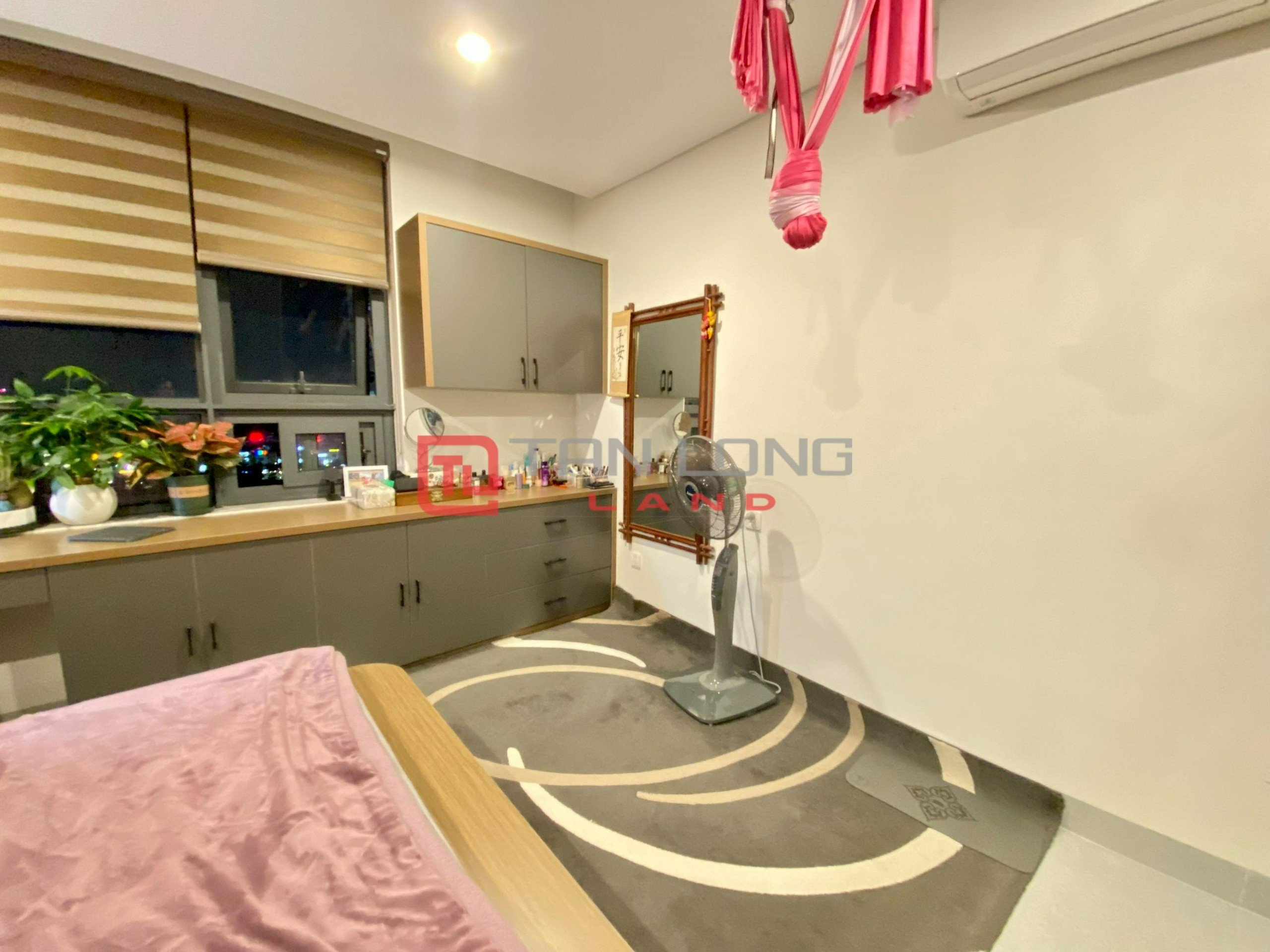 Bán căn góc 3PN/135m2 full đồ liền tường, nhà mới đẹp, sẵn sổ đỏ tòa N03T6 8