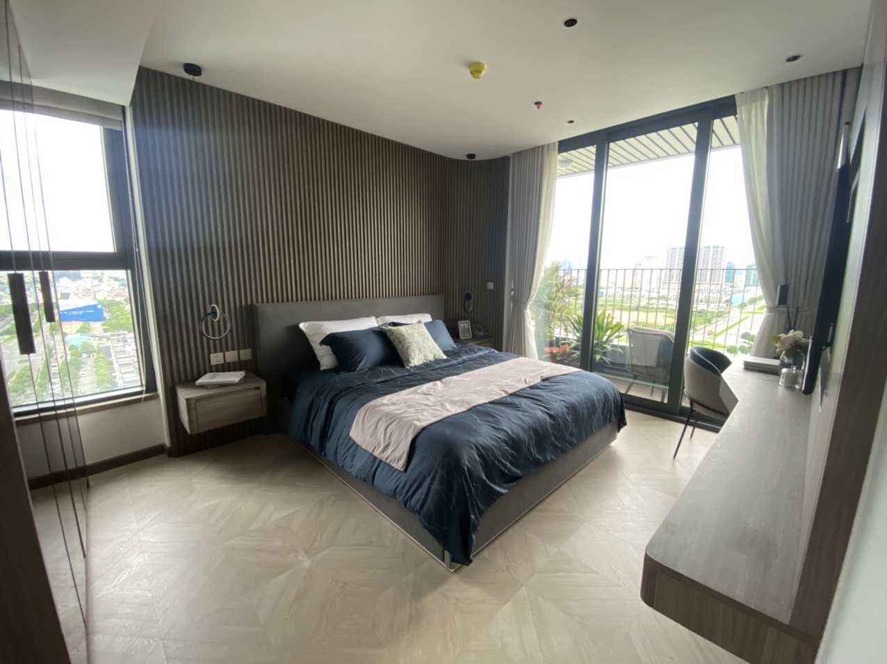 Bán căn góc 4 ngủ 141m2 full đồ liền tường tòa N01T6 Ngoại Giao Đoàn 3