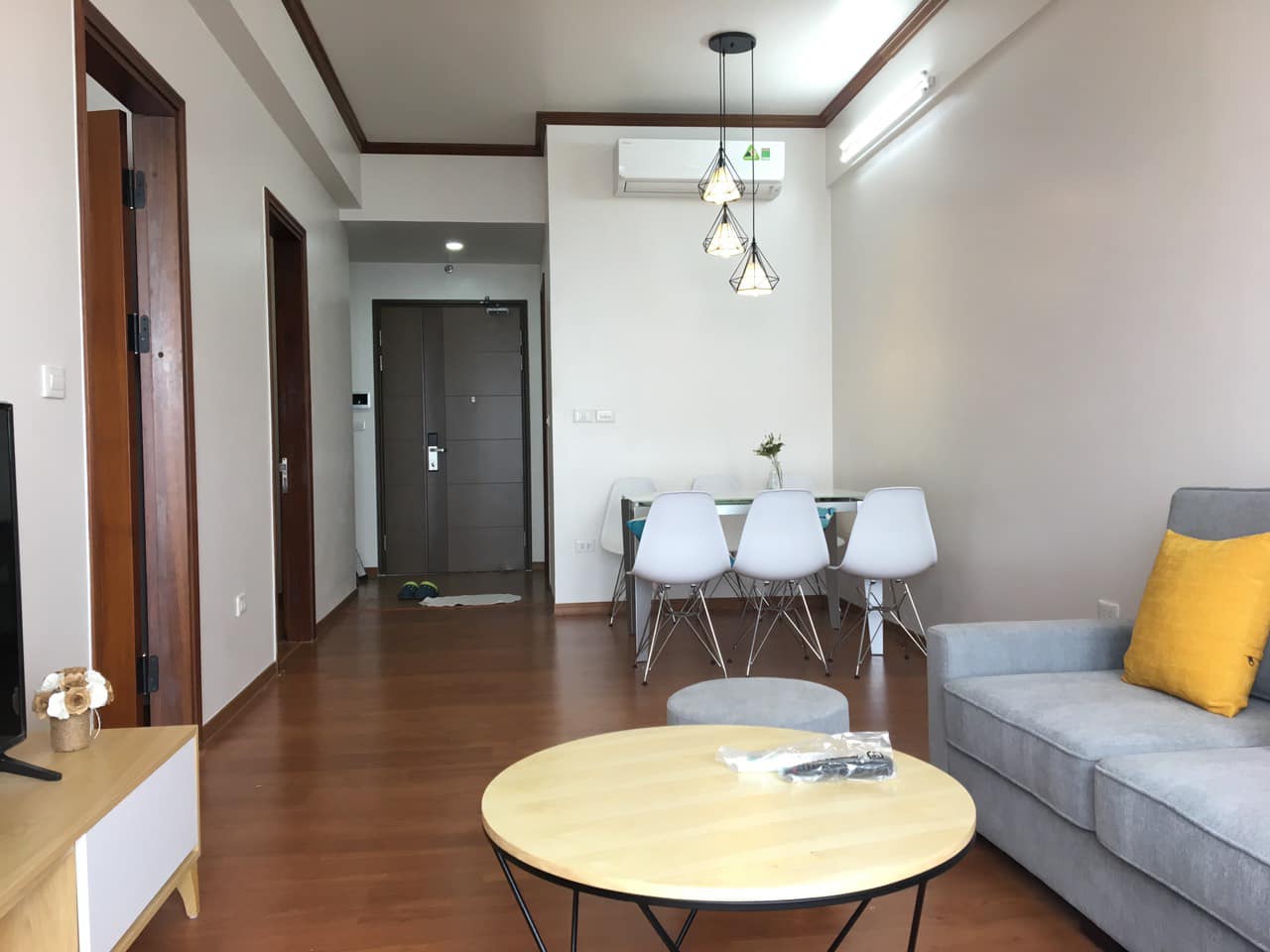 Bán căn góc 69m2 tòa 789 Xuân Đỉnh full nội thất tầng cao, ban công Nam 2
