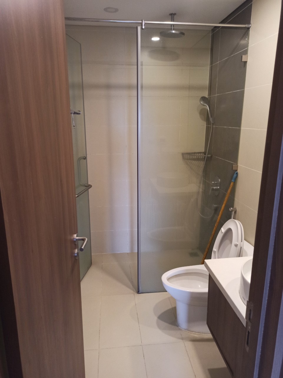 Bán căn góc chung cư N01T4: 3PN/122m2 full đồ mới, có sổ đỏ, sang tên nhanh 7