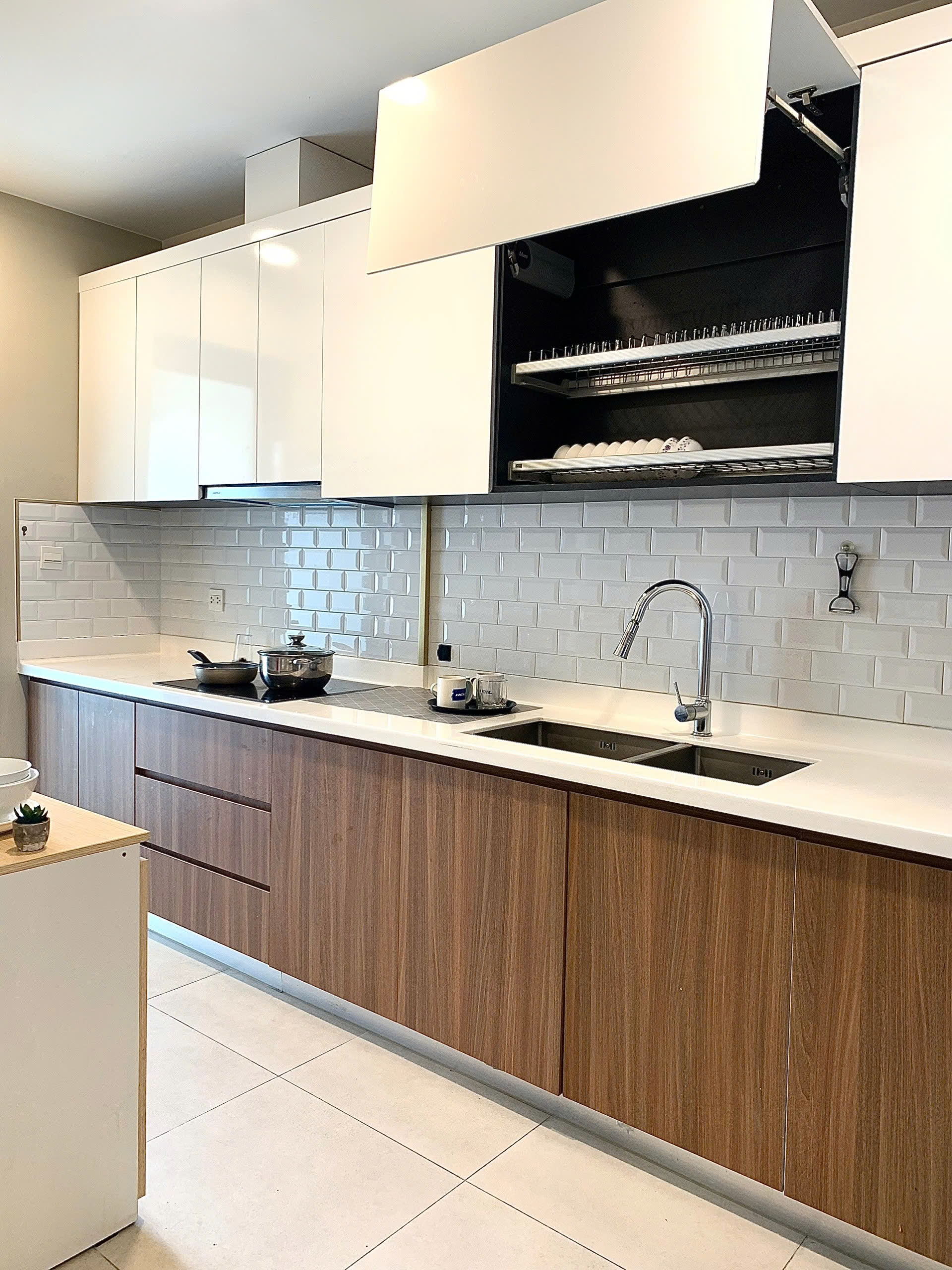 Bán căn hộ 119m2 3 phòng ngủ tòa Kosmo Tây Hồ tầng cao view hồ đã sửa đẹp 3