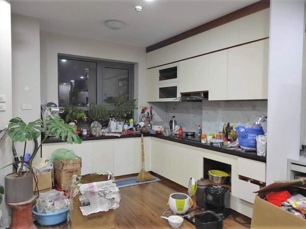 Bán căn hộ 2 ngủ 79m2 full đồ view Hồ Tây, có sổ đỏ, tòa N04A Ngoại Giao Đoàn 2