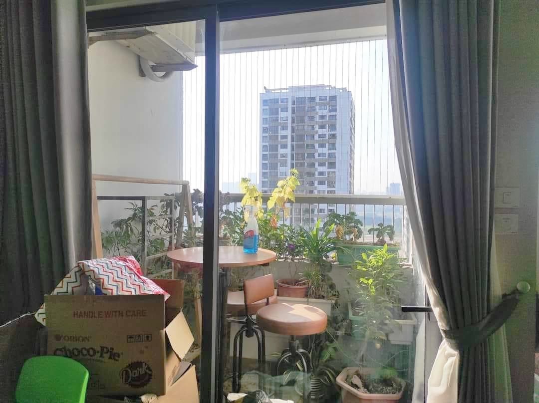 Bán căn hộ 2 ngủ 79m2 full đồ view Hồ Tây, có sổ đỏ, tòa N04A Ngoại Giao Đoàn 4
