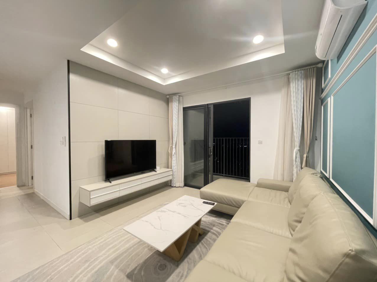Bán căn hộ 2 ngủ 84m2 full đồ mới đẹp, dự án Kosmo Tây Hồ 1