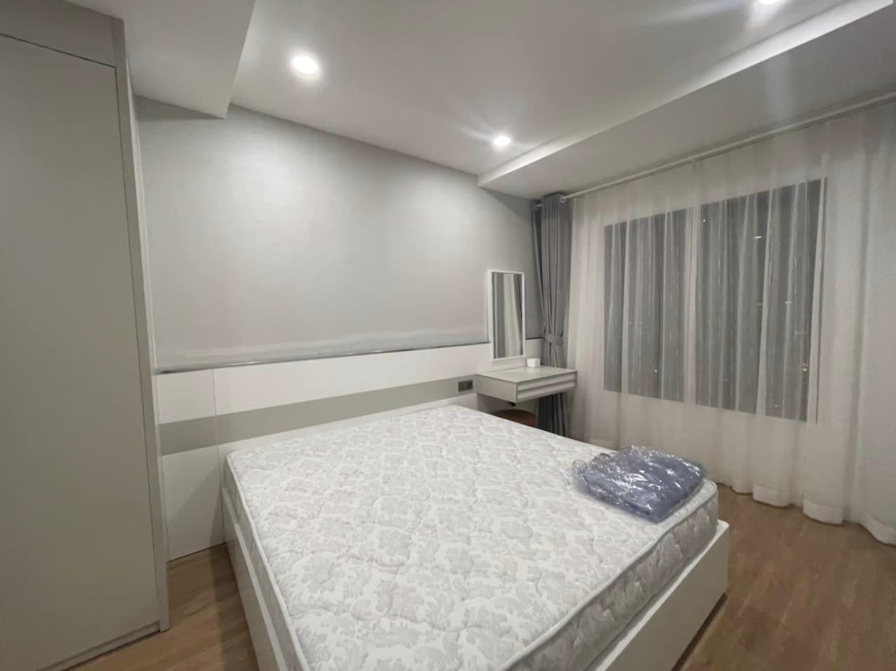 Bán căn hộ 2 ngủ 84m2 full đồ mới đẹp, dự án Kosmo Tây Hồ 7