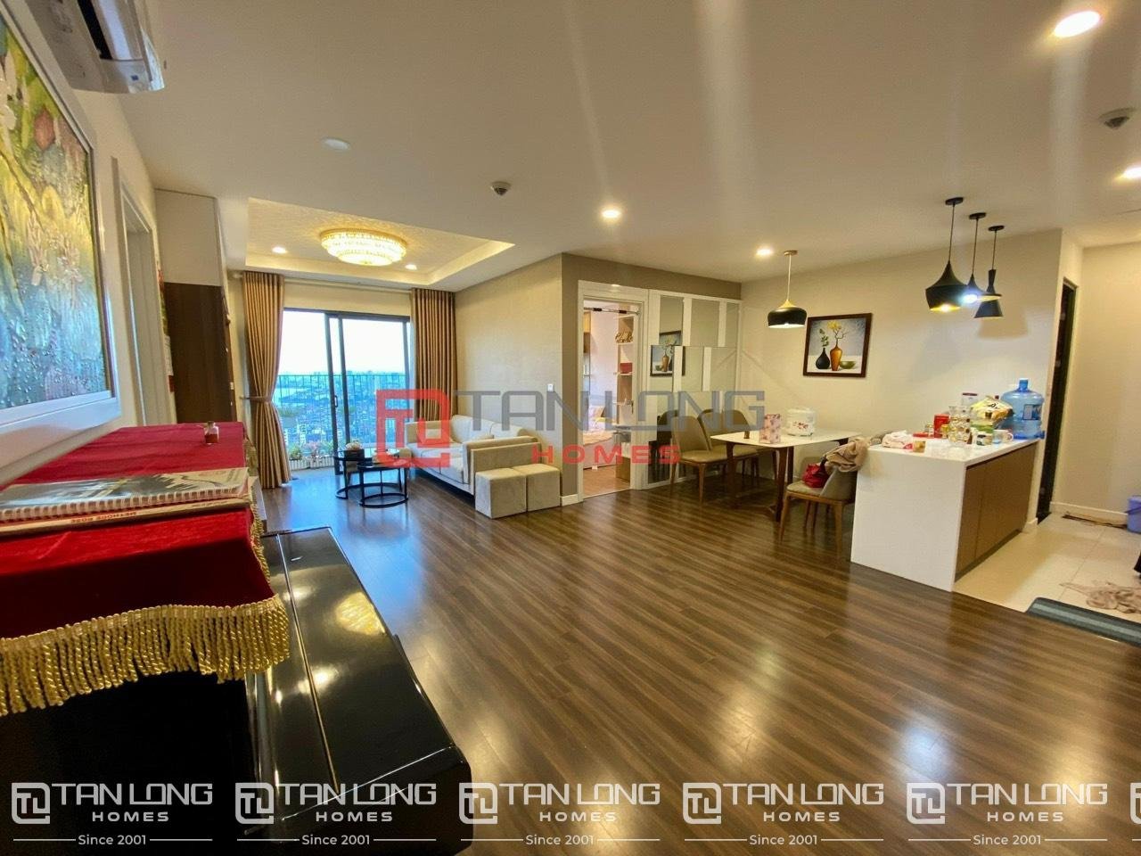 Bán căn hộ 2 ngủ 84m2 full đồ view Hồ Tây tòa Kosmo Xuân La 2
