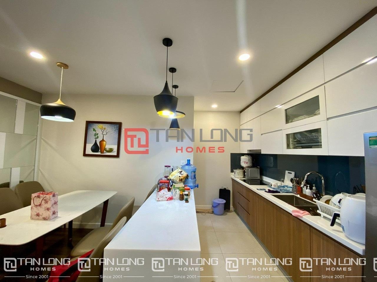 Bán căn hộ 2 ngủ 84m2 full đồ view Hồ Tây tòa Kosmo Xuân La 5