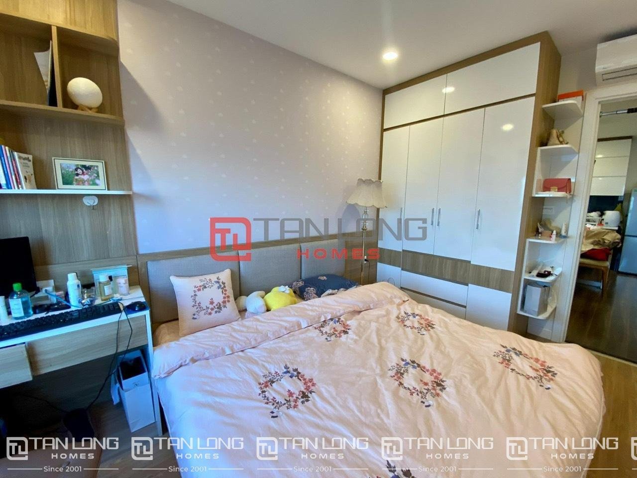 Bán căn hộ 2 ngủ 84m2 full đồ view Hồ Tây tòa Kosmo Xuân La 9