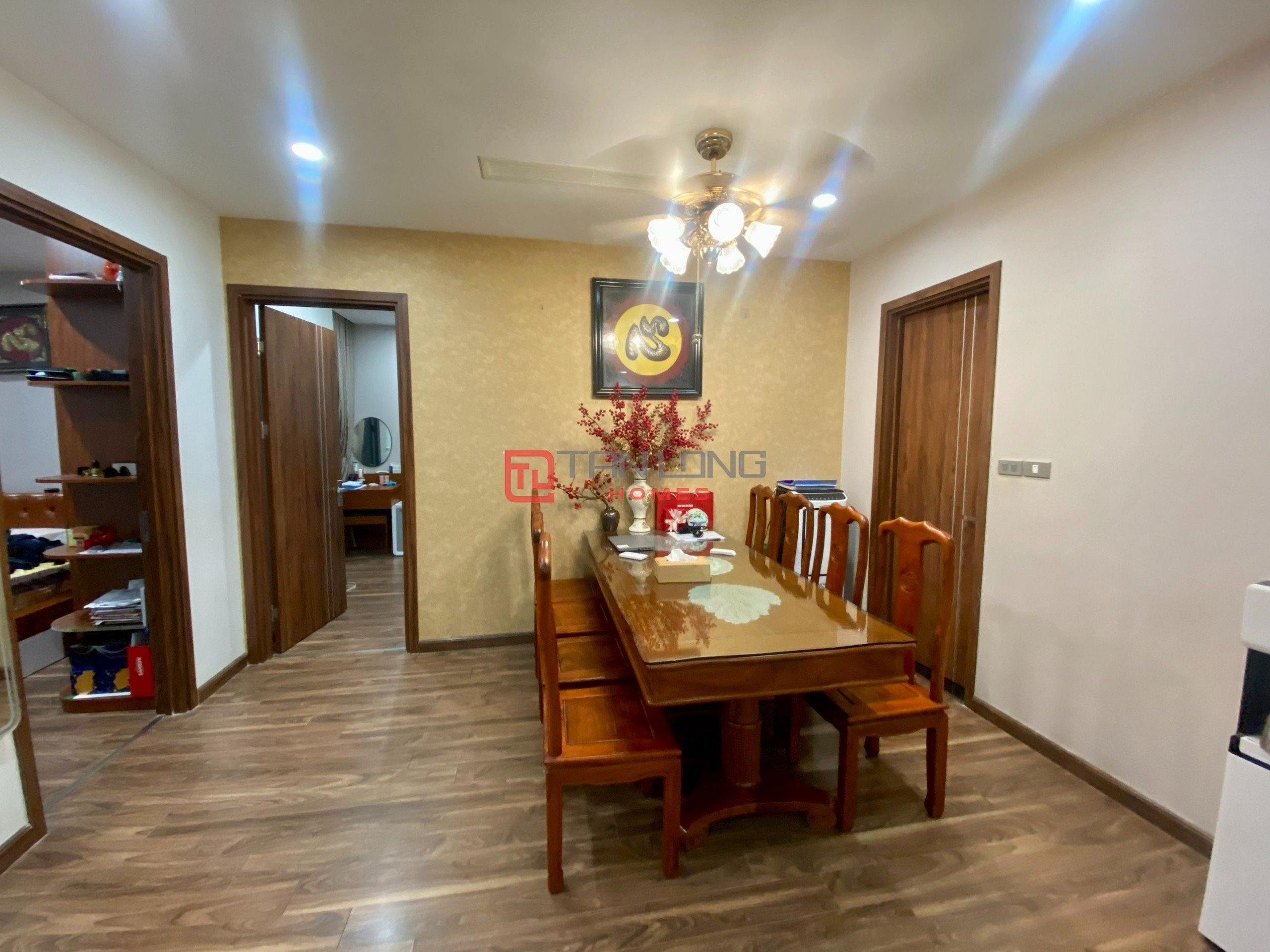Bán căn hộ 2PN/93,3m2 full đồ liền tường, view công viên hồ điều hòa tại N01T8 5