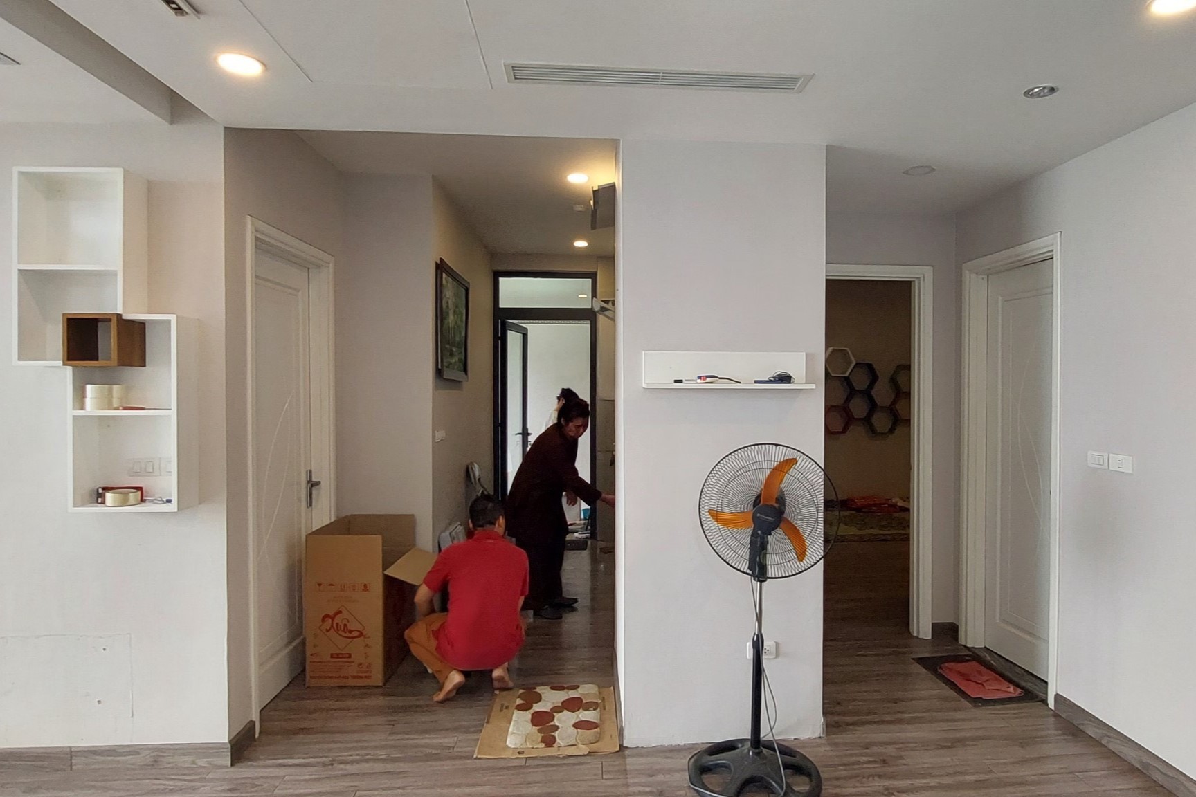 Bán căn hộ 2PN/95m2 tầng cao view Hồ Tây, full đồ tòa N04B Ngoại Giao Đoàn 2