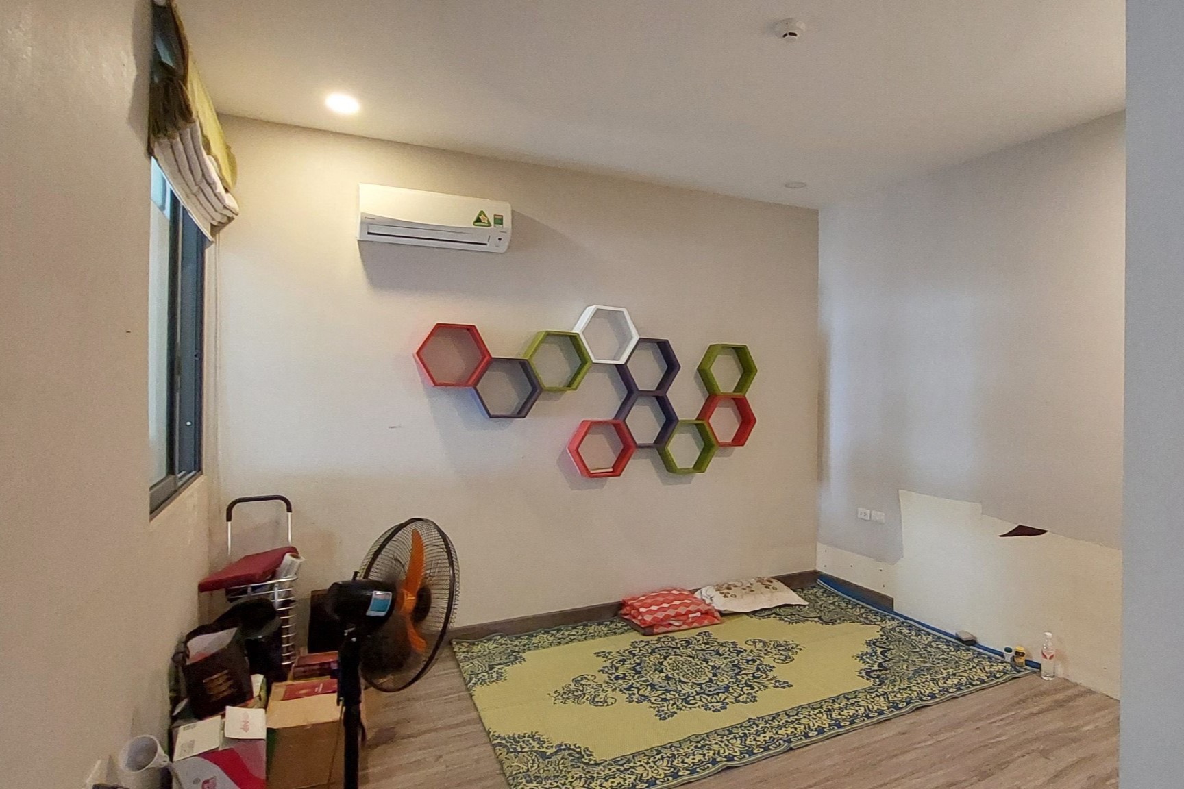 Bán căn hộ 2PN/95m2 tầng cao view Hồ Tây, full đồ tòa N04B Ngoại Giao Đoàn 3