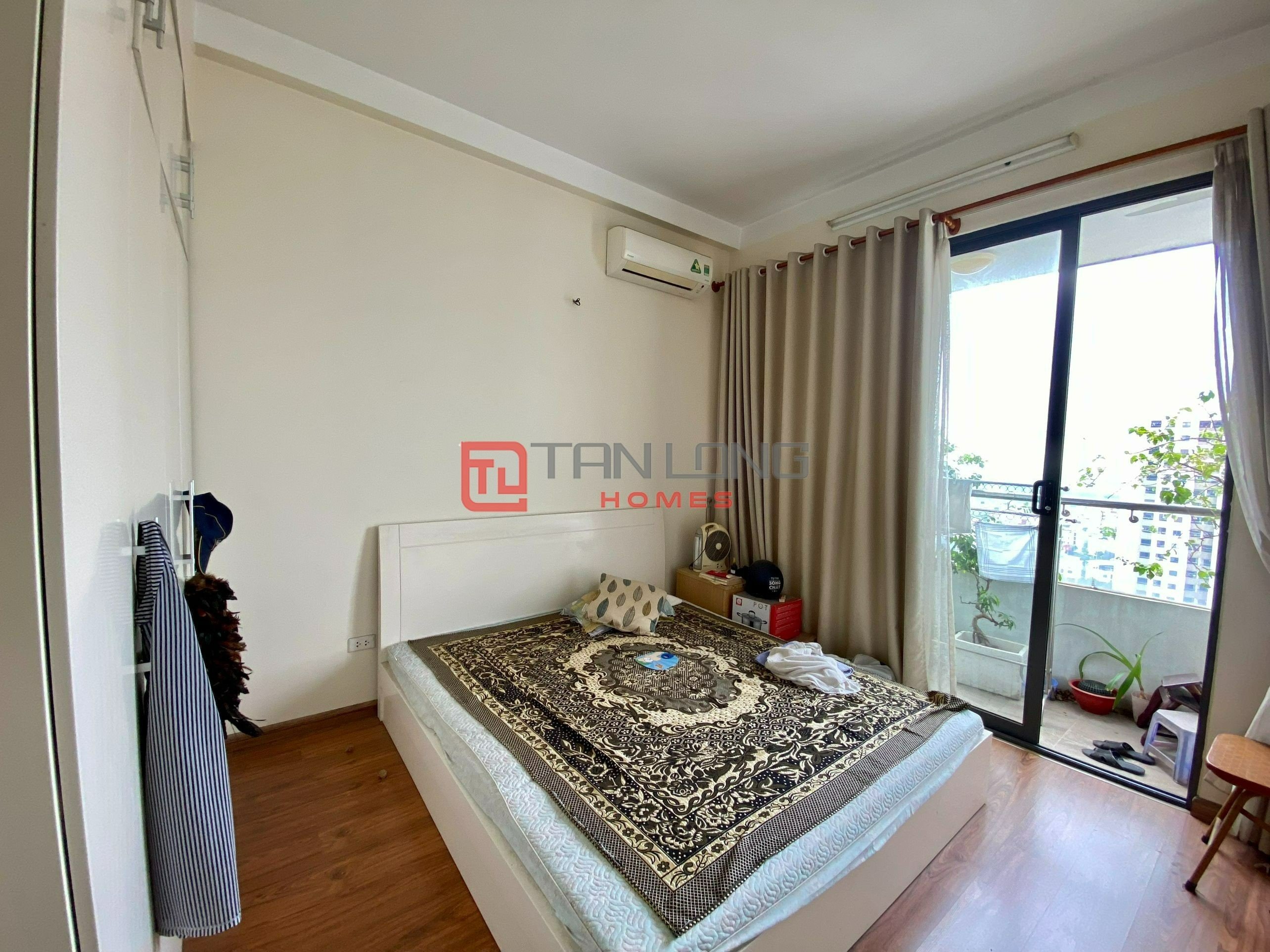 Bán căn hộ 3 ngủ 103m2 full đồ có sổ đỏ tòa N04B Ngoại Giao Đoàn 8