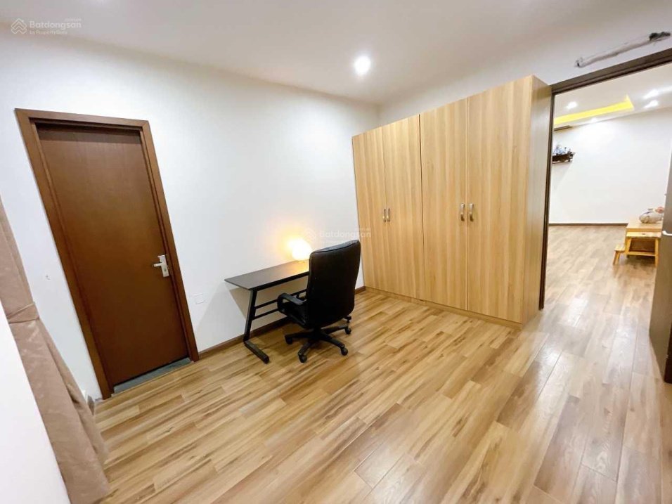 Bán căn hộ 3 ngủ 105m2 full đồ, có sổ đỏ + slot ô tô tòa N02T1 Ngoại Giao Đoàn 4