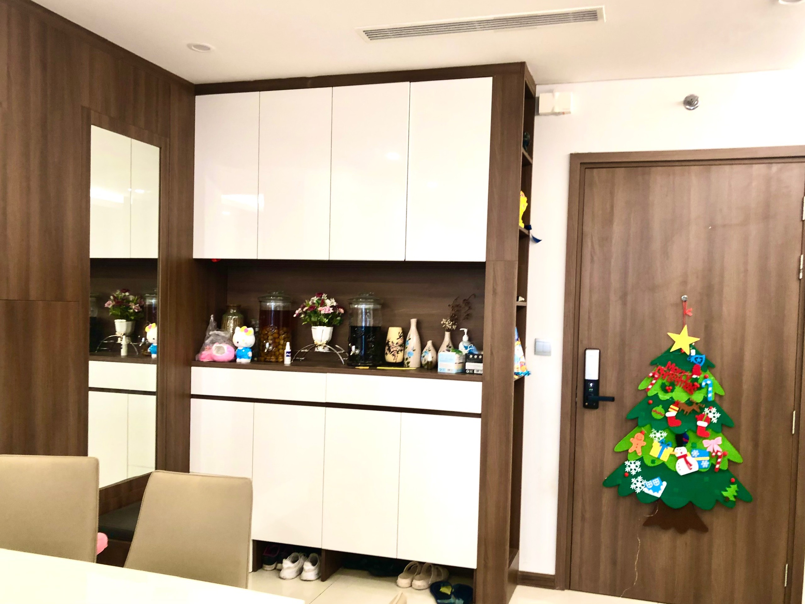 Bán căn hộ 3 ngủ 109,5m2 tầng cao view đẹp, có sổ đỏ tòa N01T4 Ngoại Giao Đoàn 6