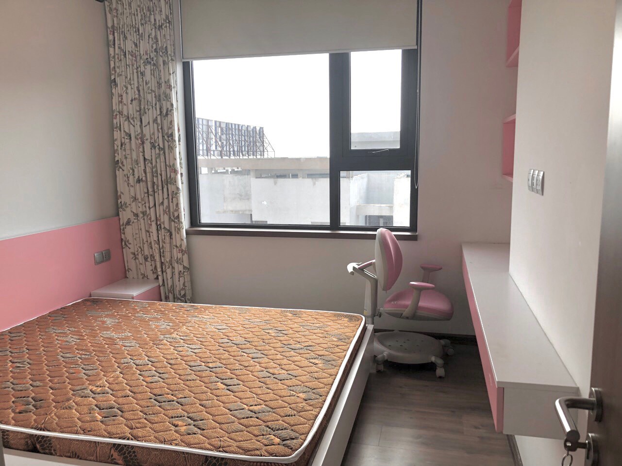 Bán căn hộ 3 ngủ 109,5m2 tầng cao view đẹp, có sổ đỏ tòa N01T4 Ngoại Giao Đoàn 7