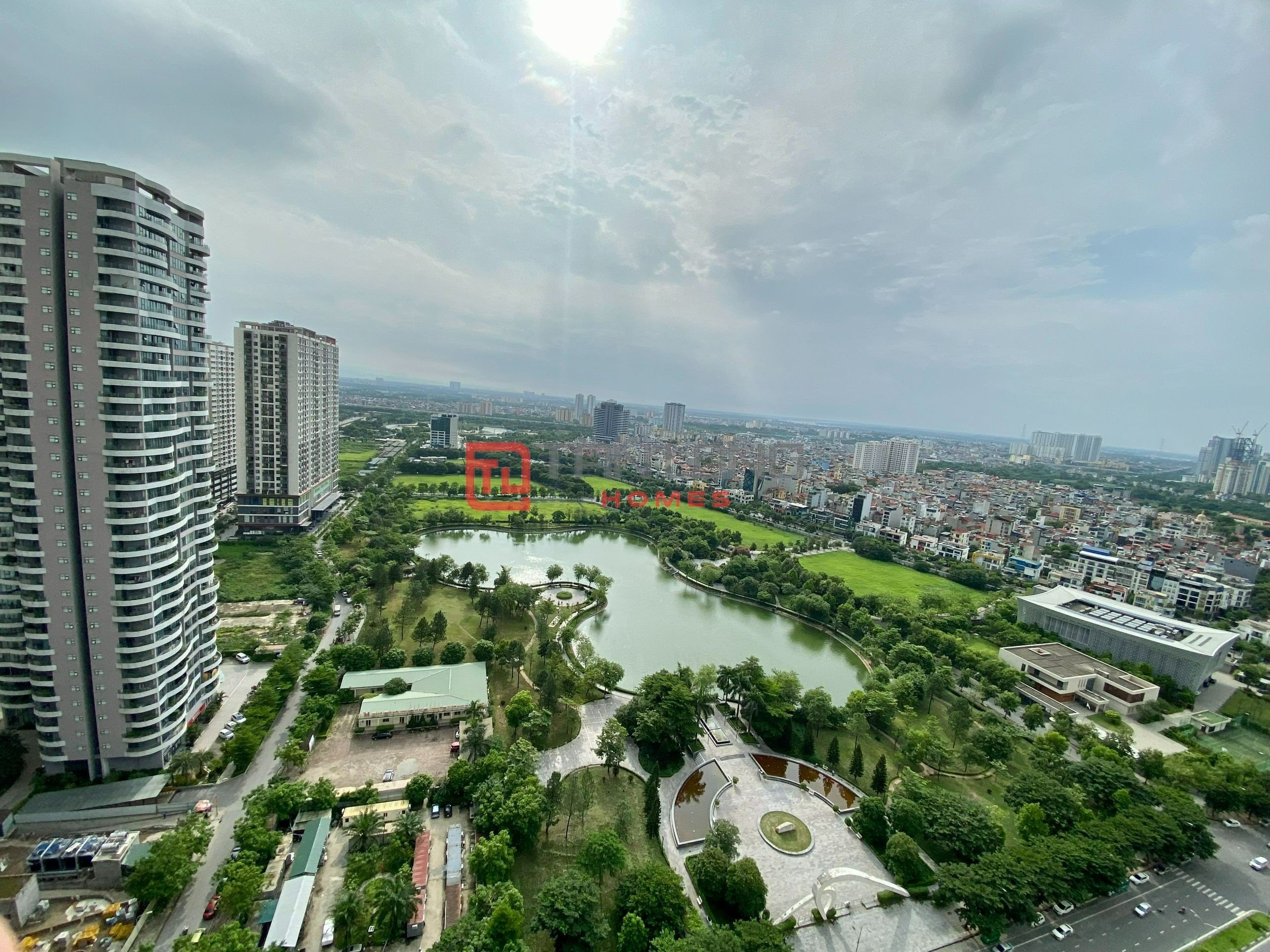 Bán căn hộ 3 ngủ 111,8m2 full đồ view thoáng, sổ có sẵn tại N03T3 Ngoại Giao Đoàn 10